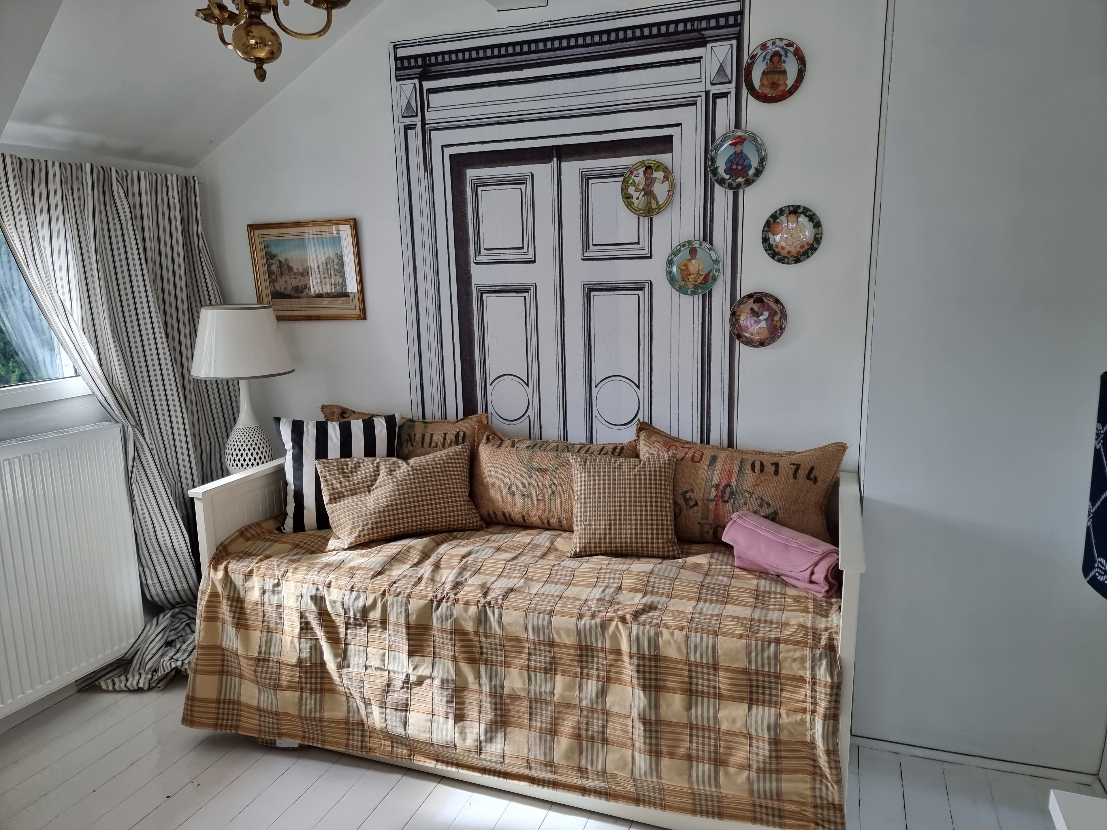Top floor studio apartment