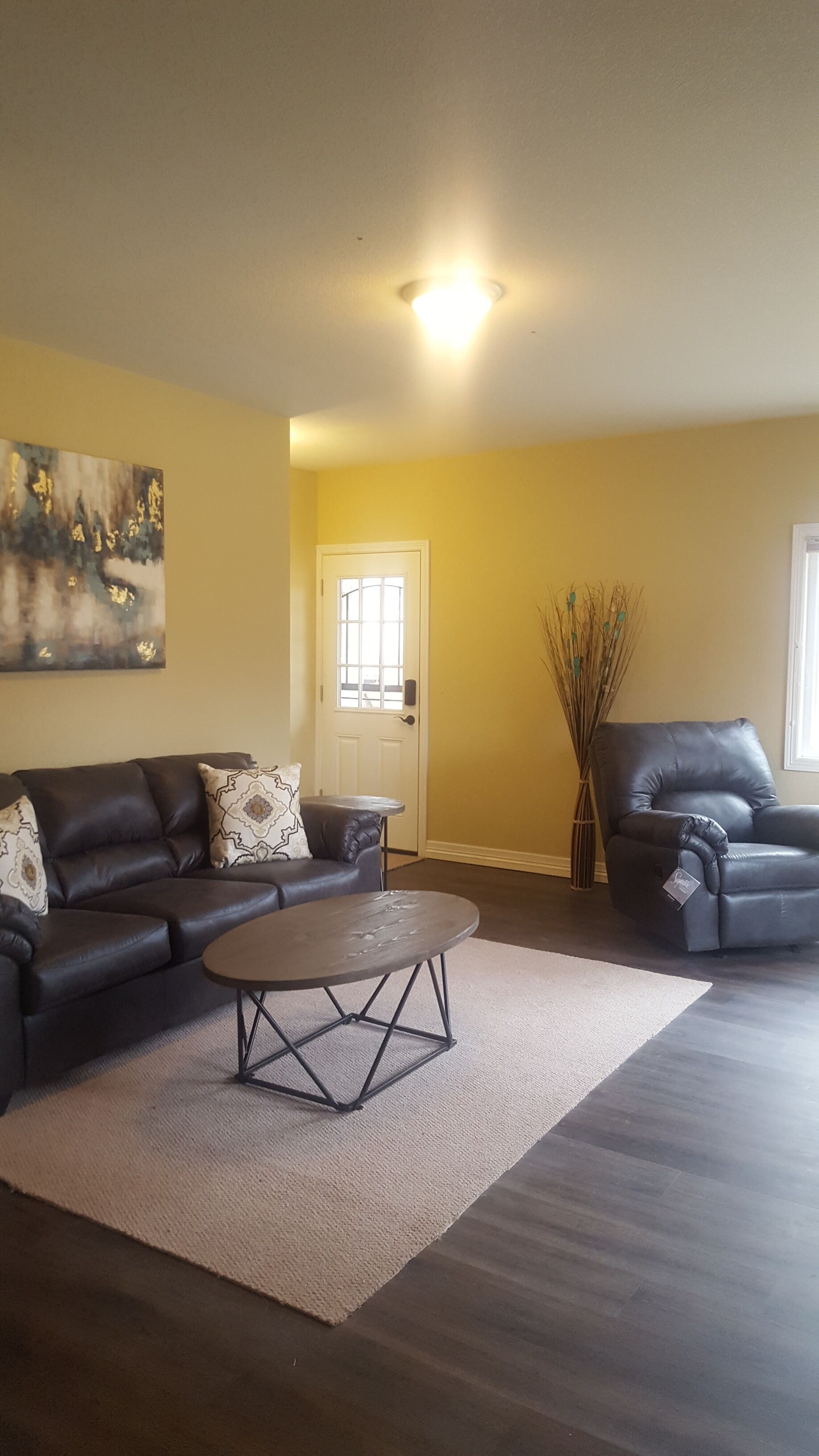 Remodeled & Fully-Furnished Guest Suite