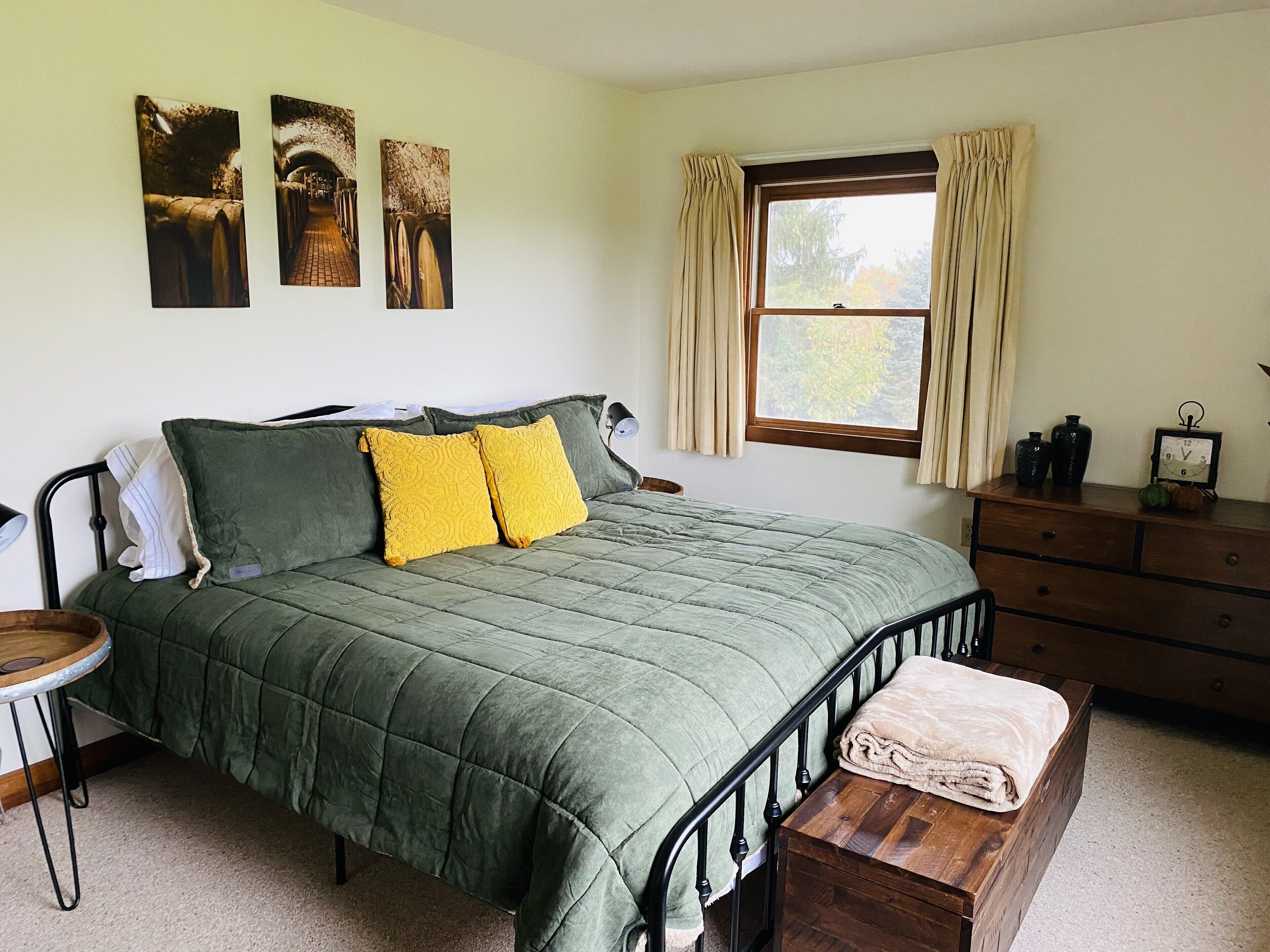 Four Seasons Suite (Hocking Hills)
