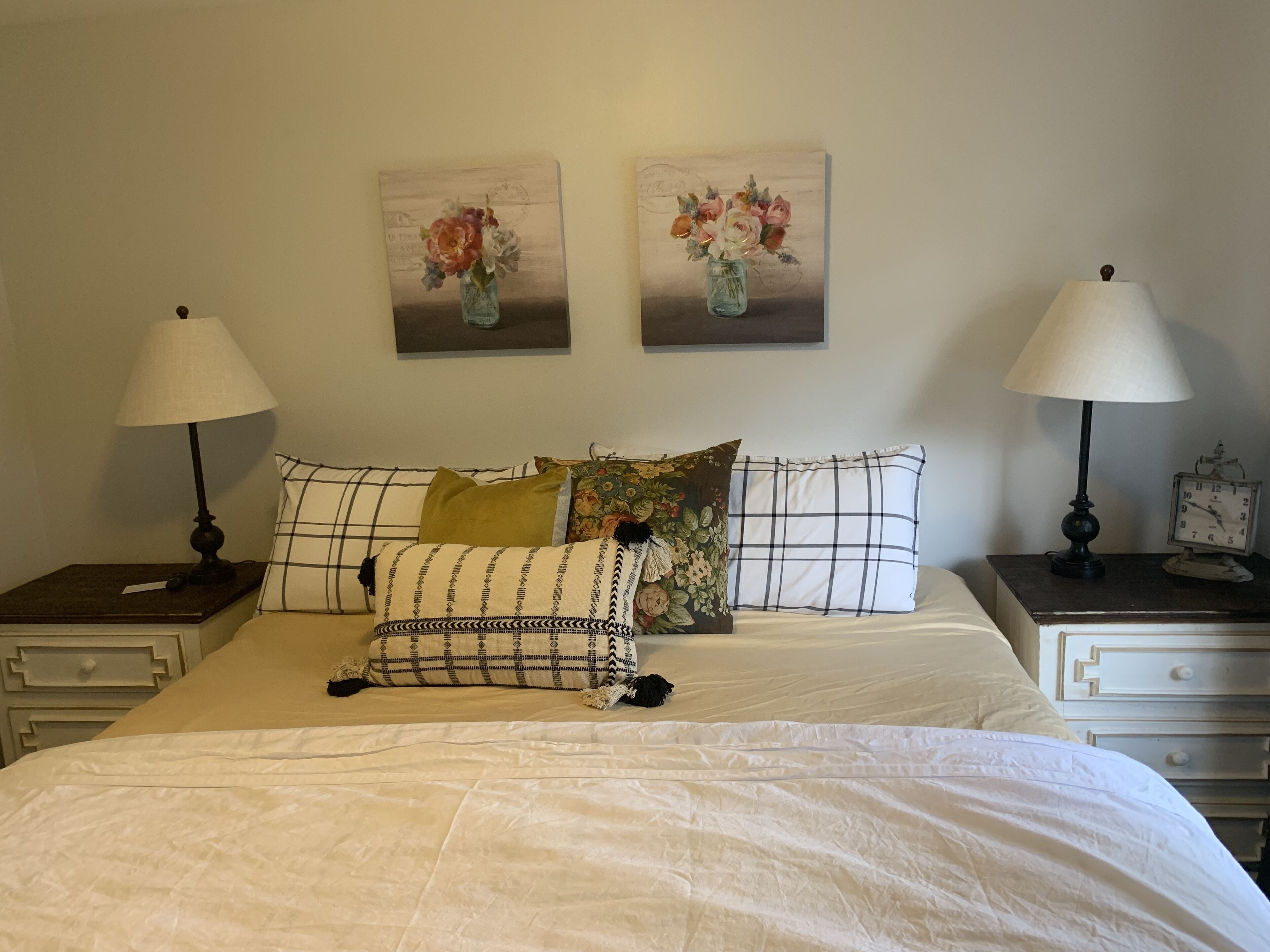 Meticulously clean condo/1gig fiber optics internet 