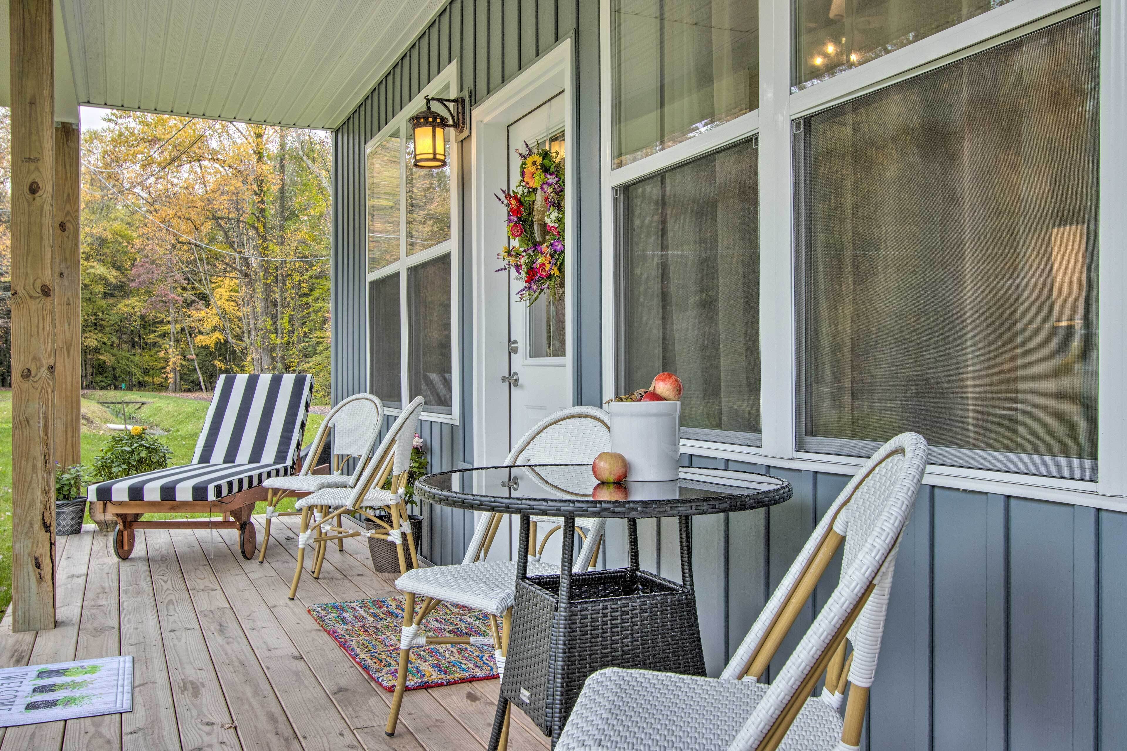 ‘Blue Heron’ Brodheadsville Cottage: Hike & Ski!