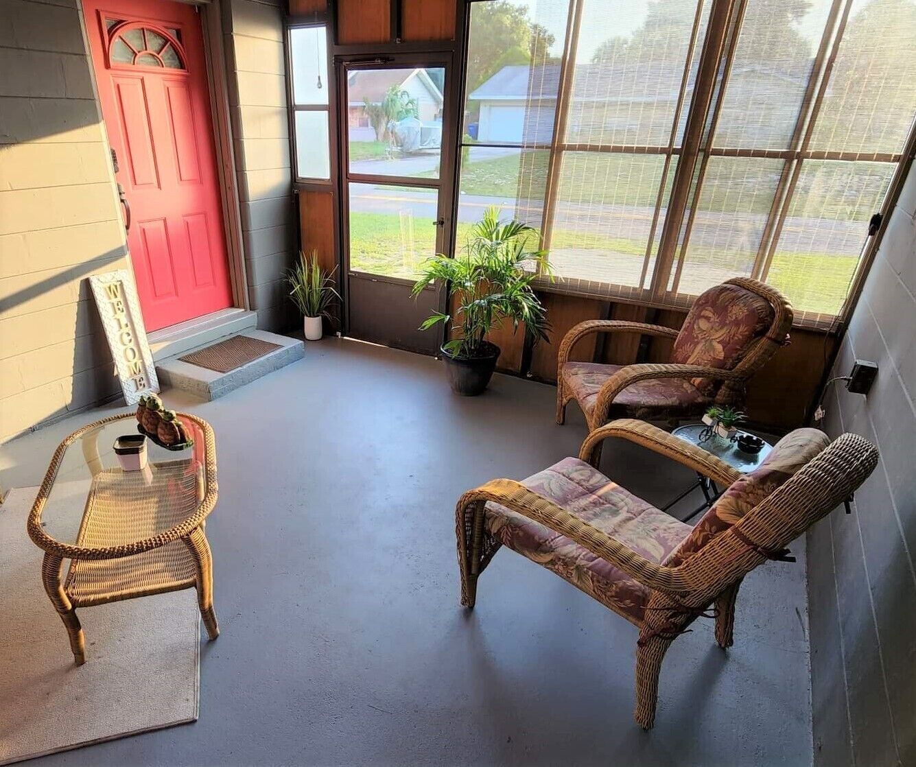 Cute & Cozy 1 bedroom guesthouse located in Winter Haven FL
