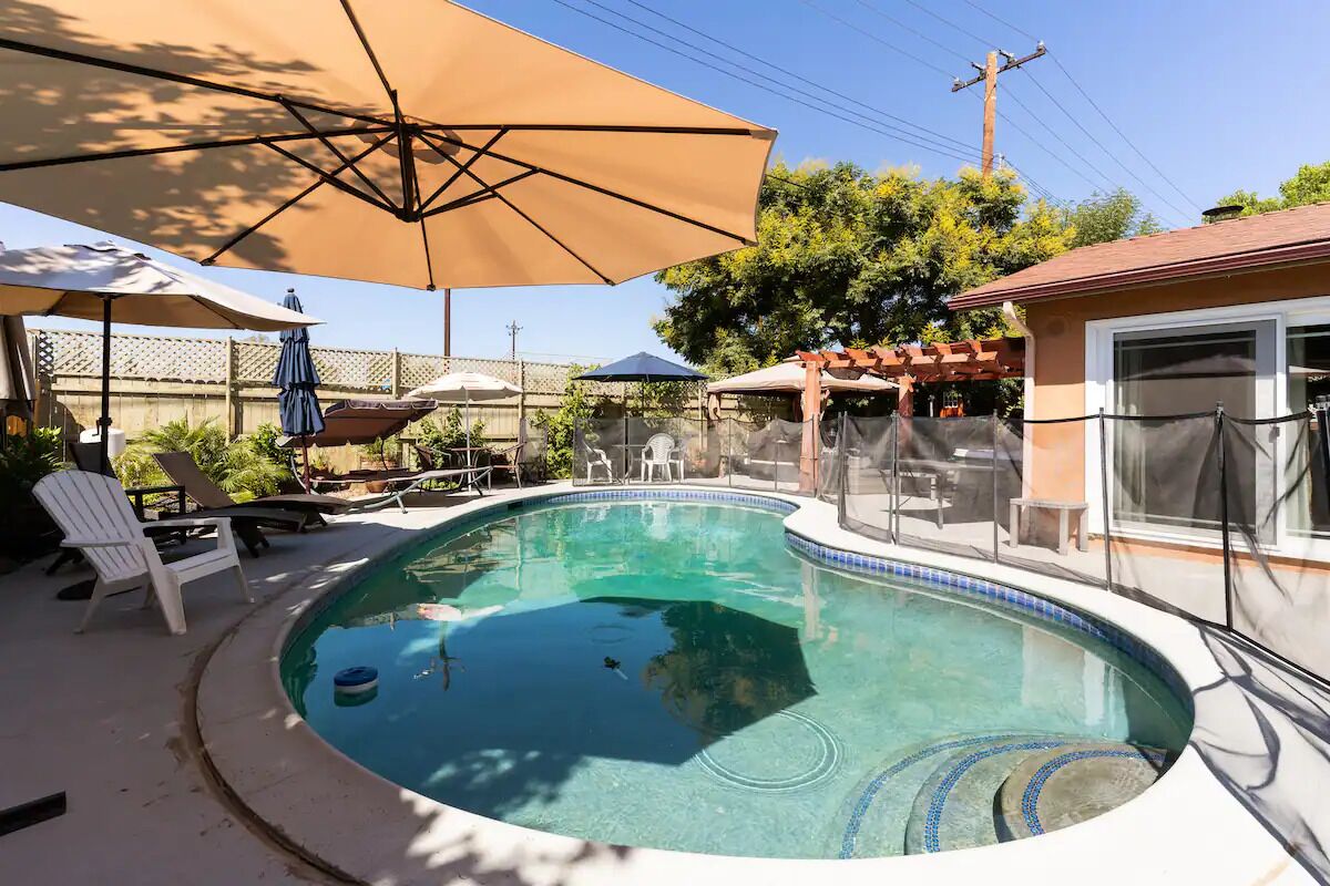 Very Cute Simi Valley 1 Bedroom Guest Apartment w/pool