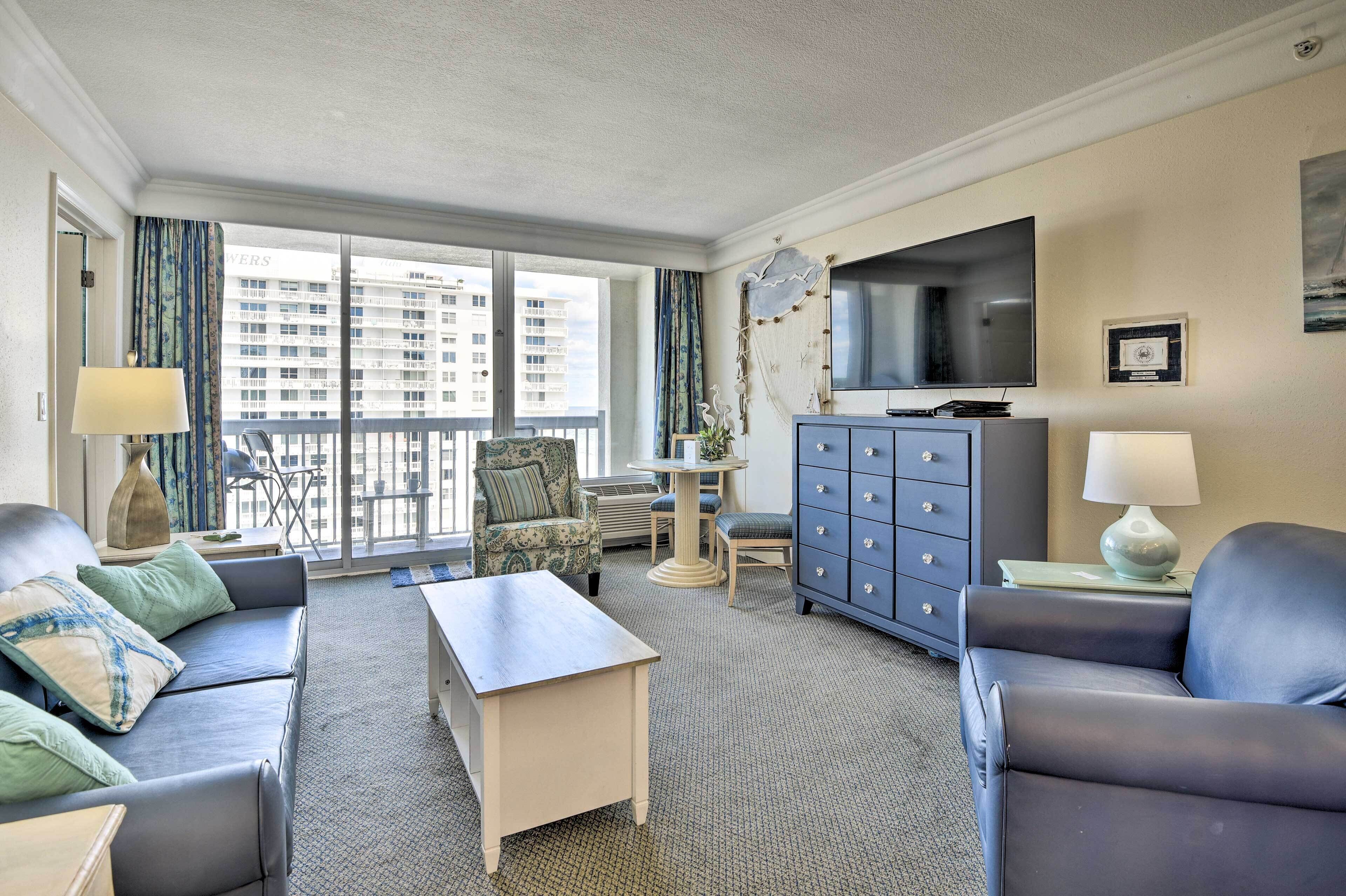 ‘Vacation Vibe’ Condo: 11th-Floor Ocean Views