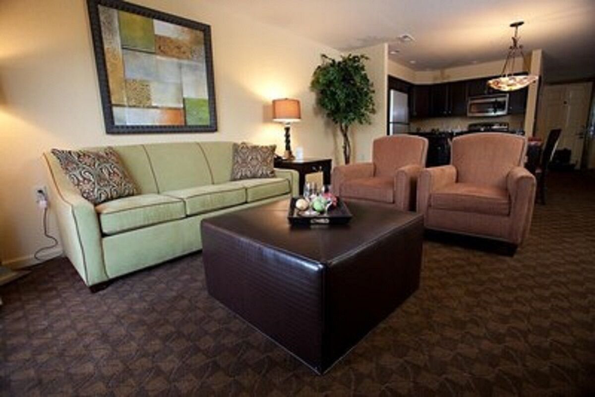 Luxurious Condo Minutes from Historic Williamsburg, Outlets, & Theme Parks!