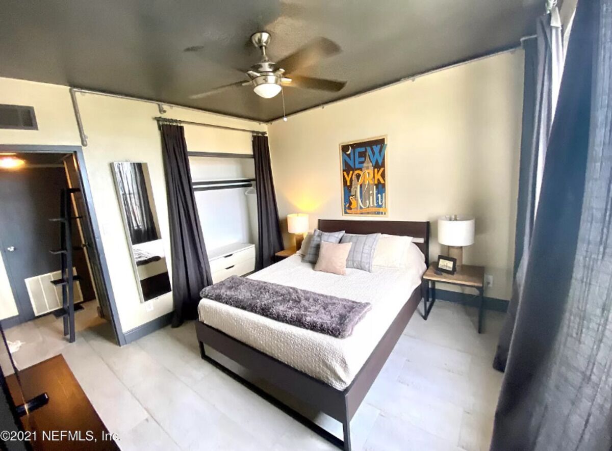 Jacksonville Downtown Living : Near FSCJ 