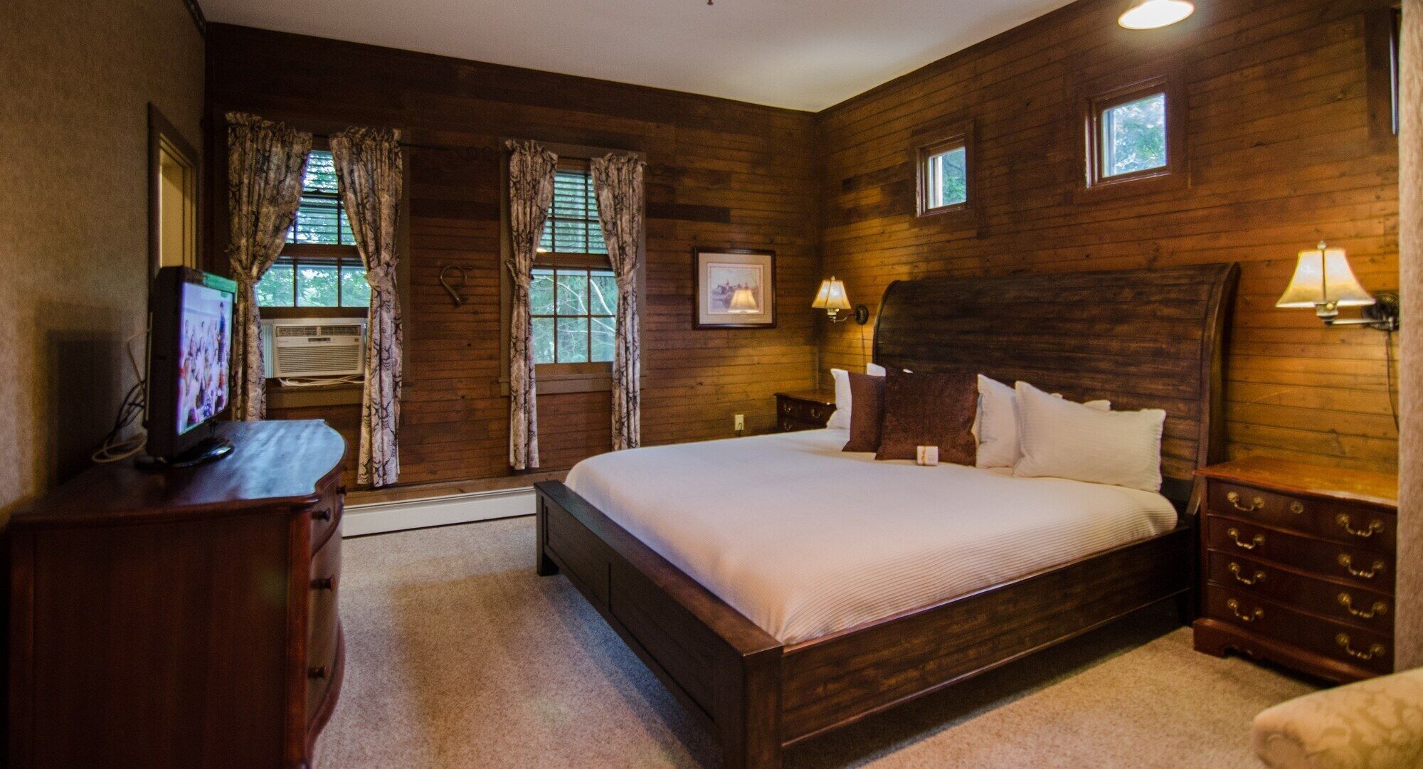 A spacious Ground-level King B&B guestroom in Downtown Shelburne - Delicious Breakfasts! BST
