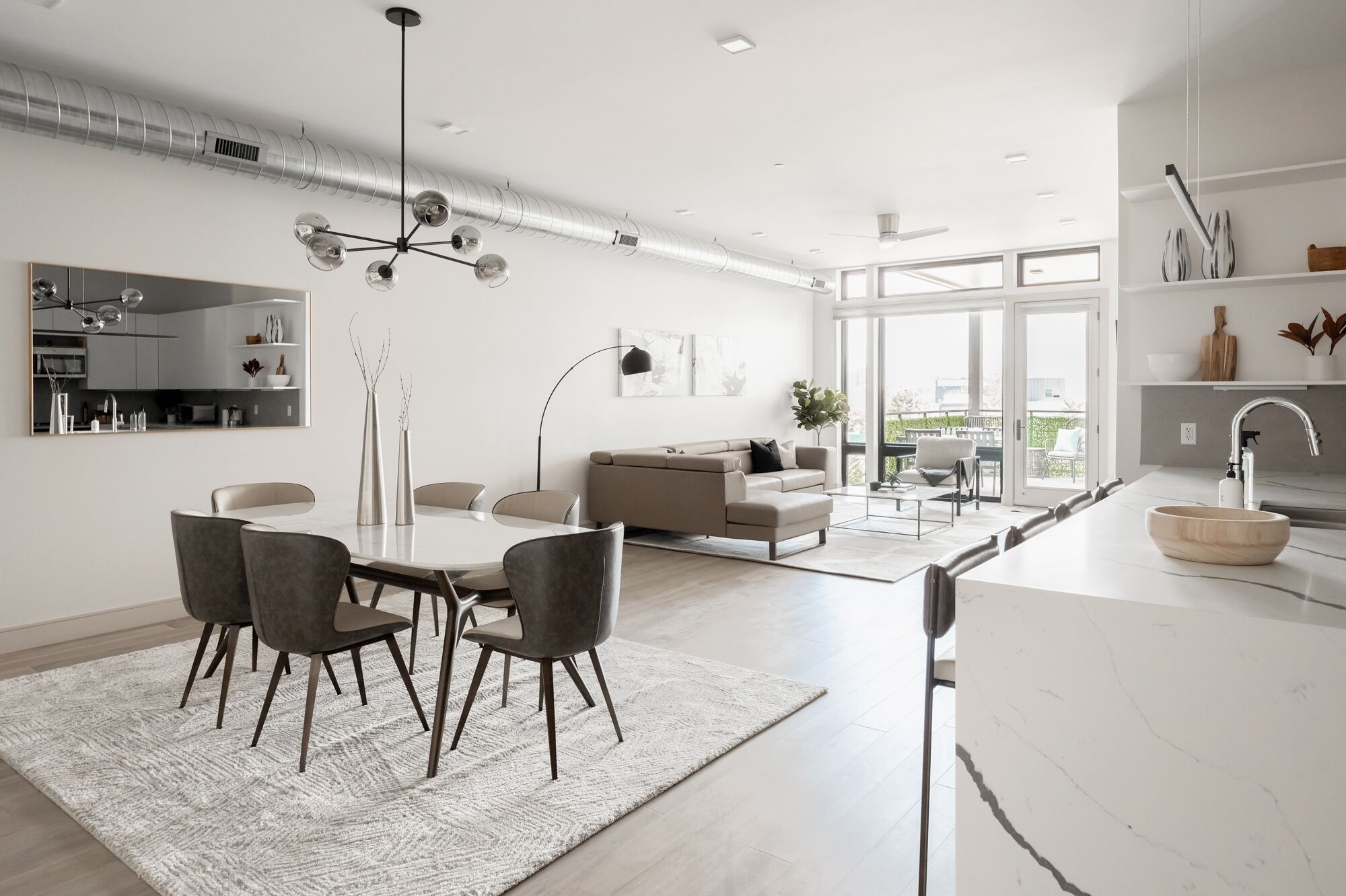 Gameday Oasis | Private Balcony | Jefferson Park | Tesoro