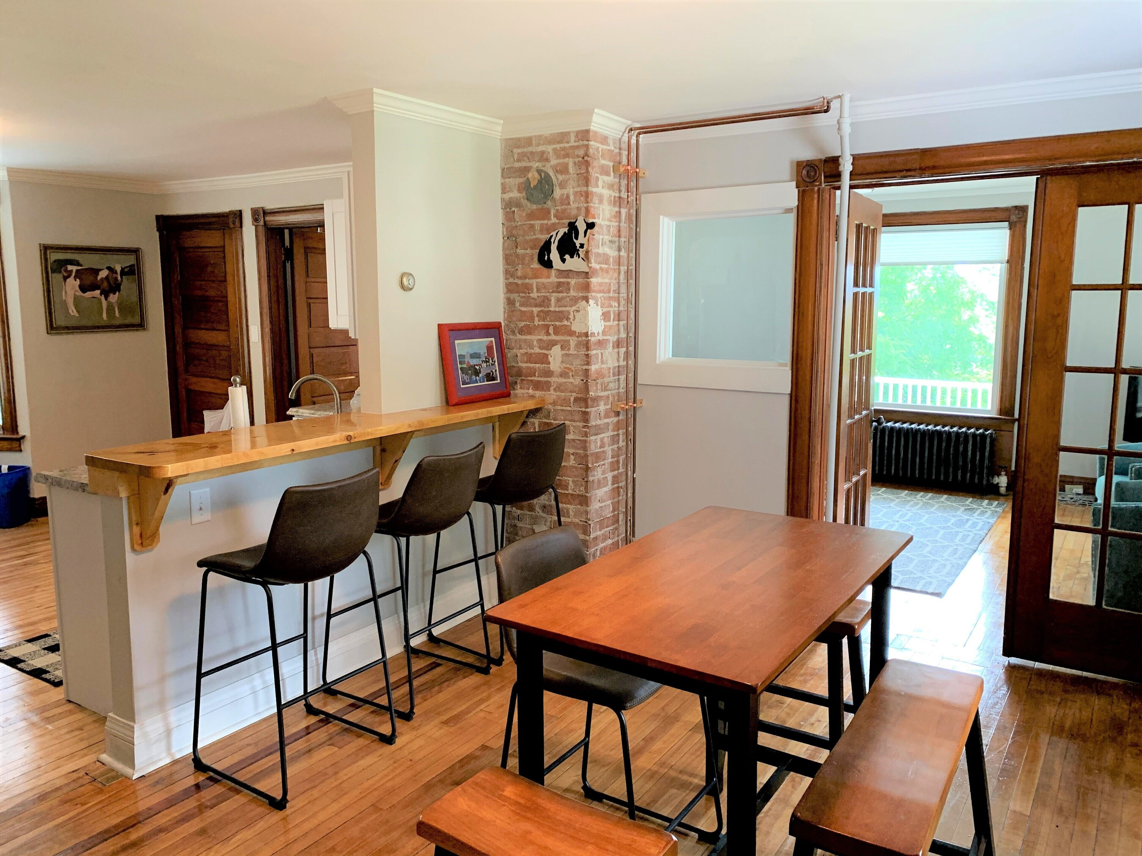 Middlebury Home with Sunset views!