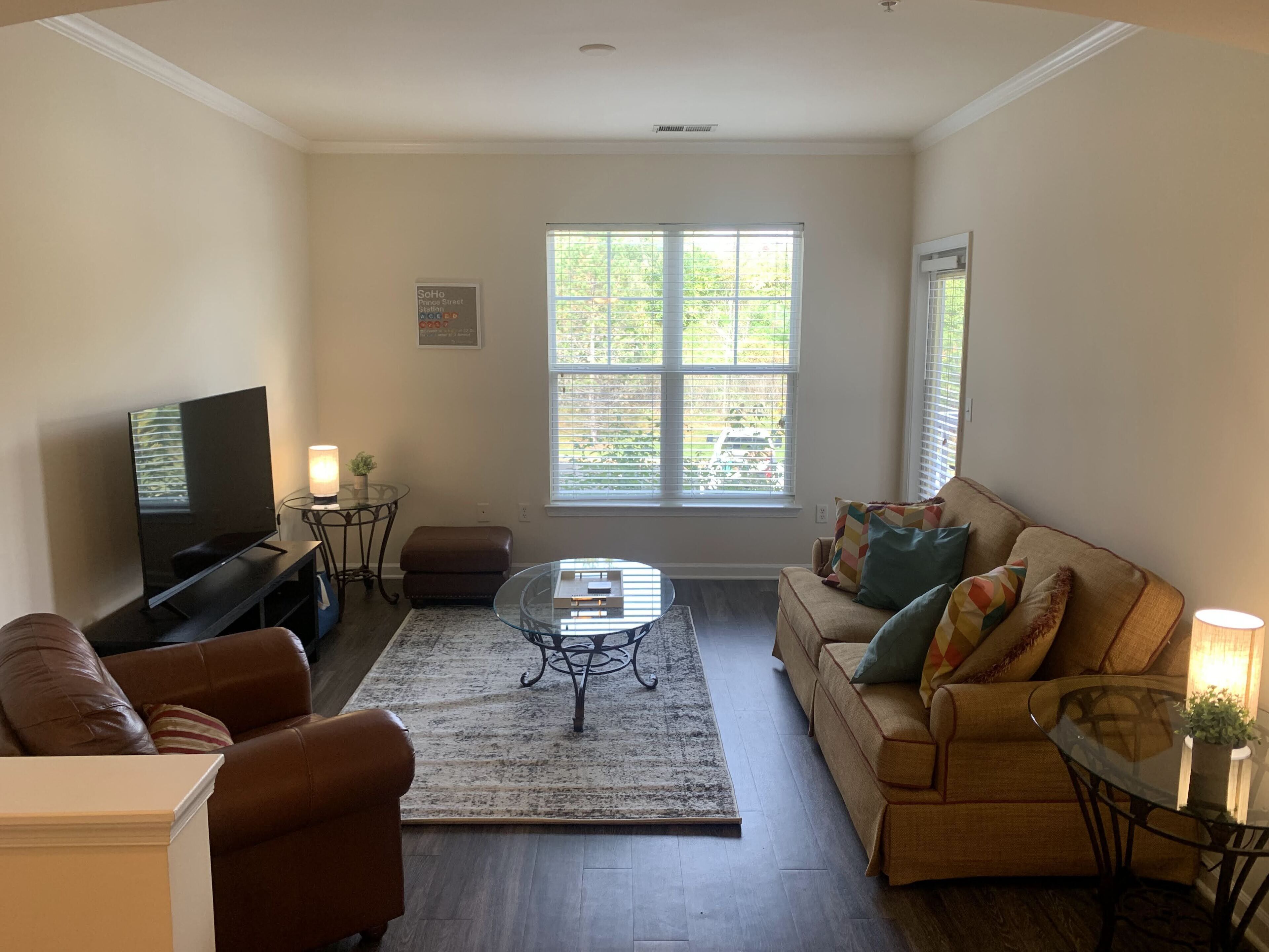 Luxurious and spacious apartment with office