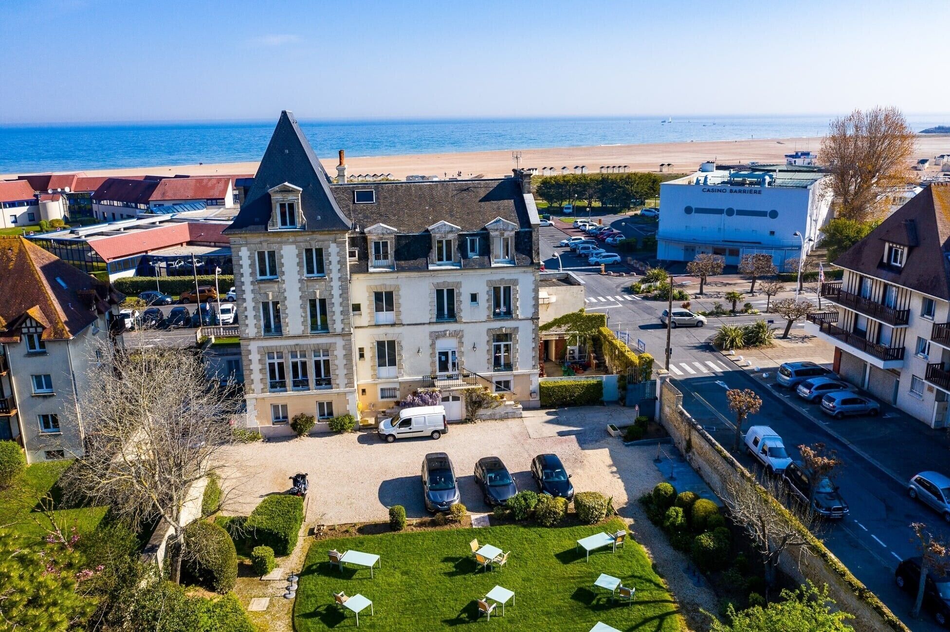 Condominium apartment with terraces near the D-Day landing beaches