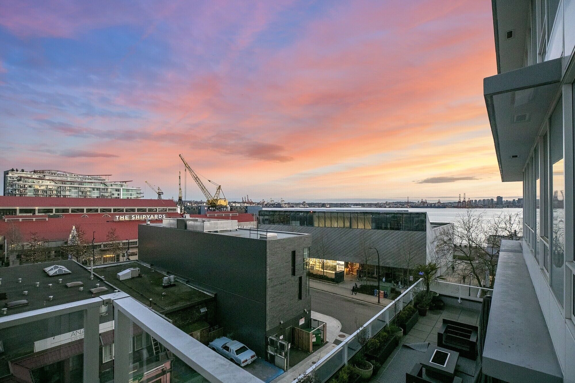 Luxury Waterfront Condo in Lower Lonsdale