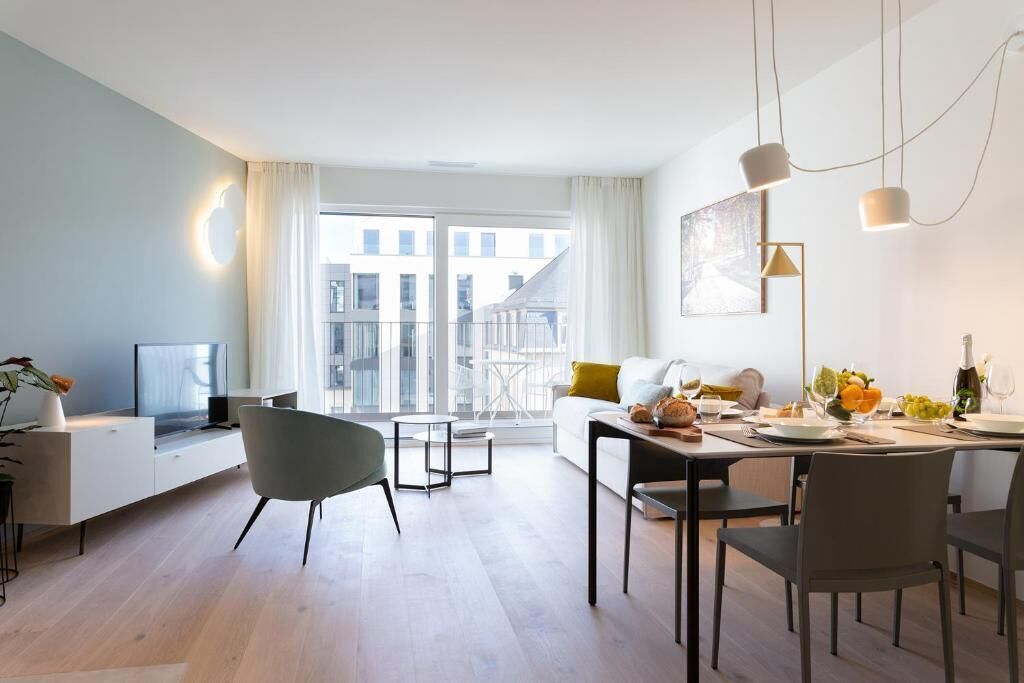 Design serviced One Bedroom apartment with private terrace
