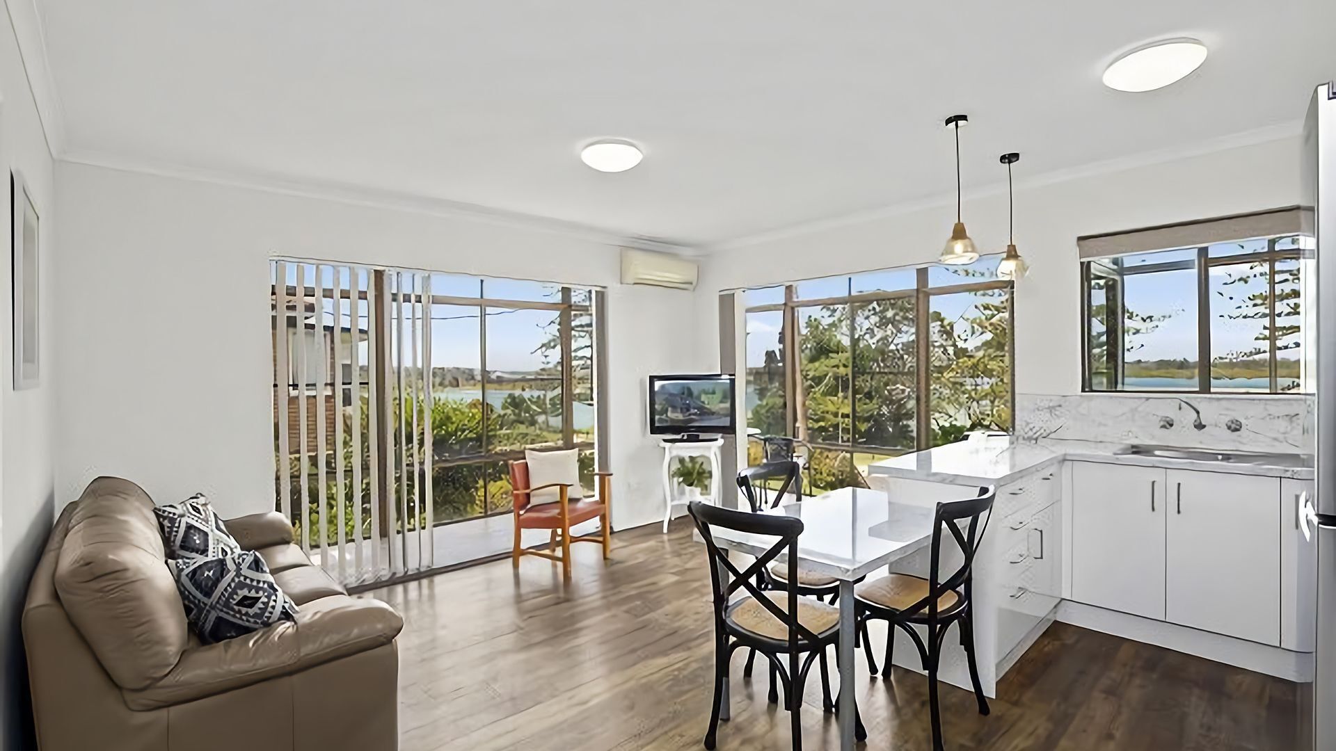 Welcome to Sea Lido Urunga – With spectacular views of the estuary and park