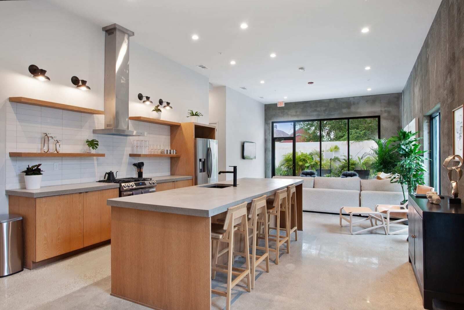 Claudia | Sense of Calm and Relaxation,  Walking Distance to the Excitement - PO