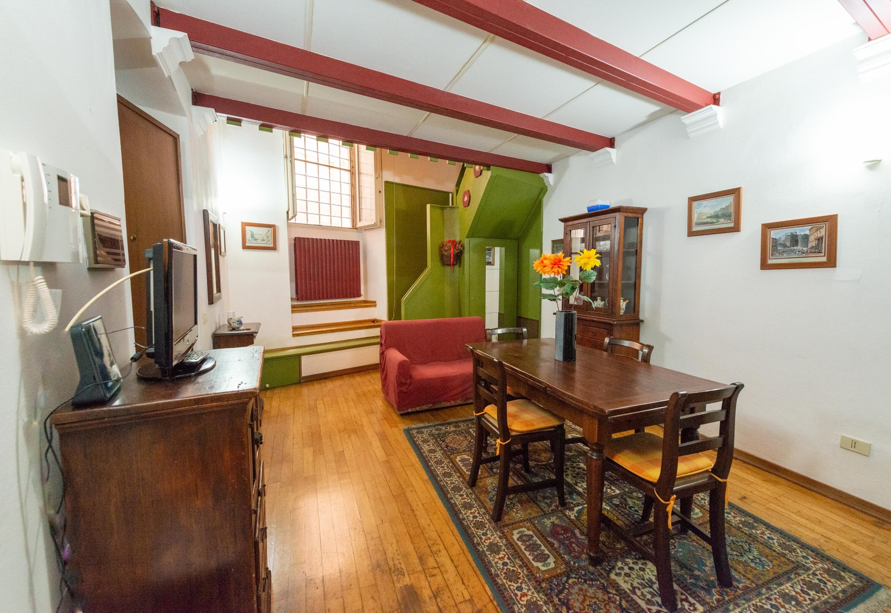 A Quiet Apt in the Center of the Historic District