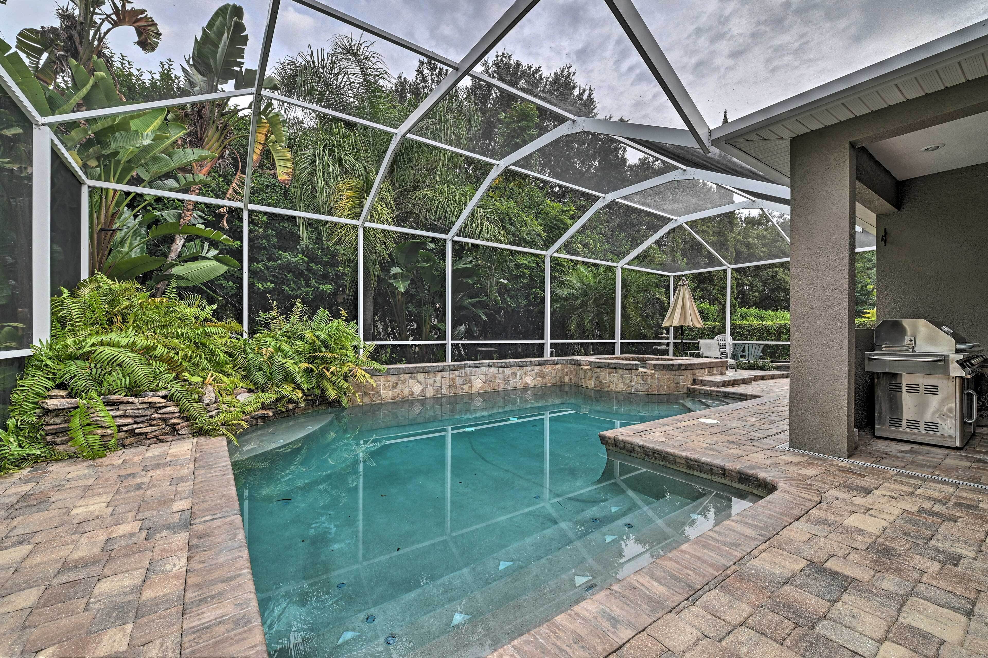 Elegant Valrico Home ~ 15 Mi to Downtown Tampa!