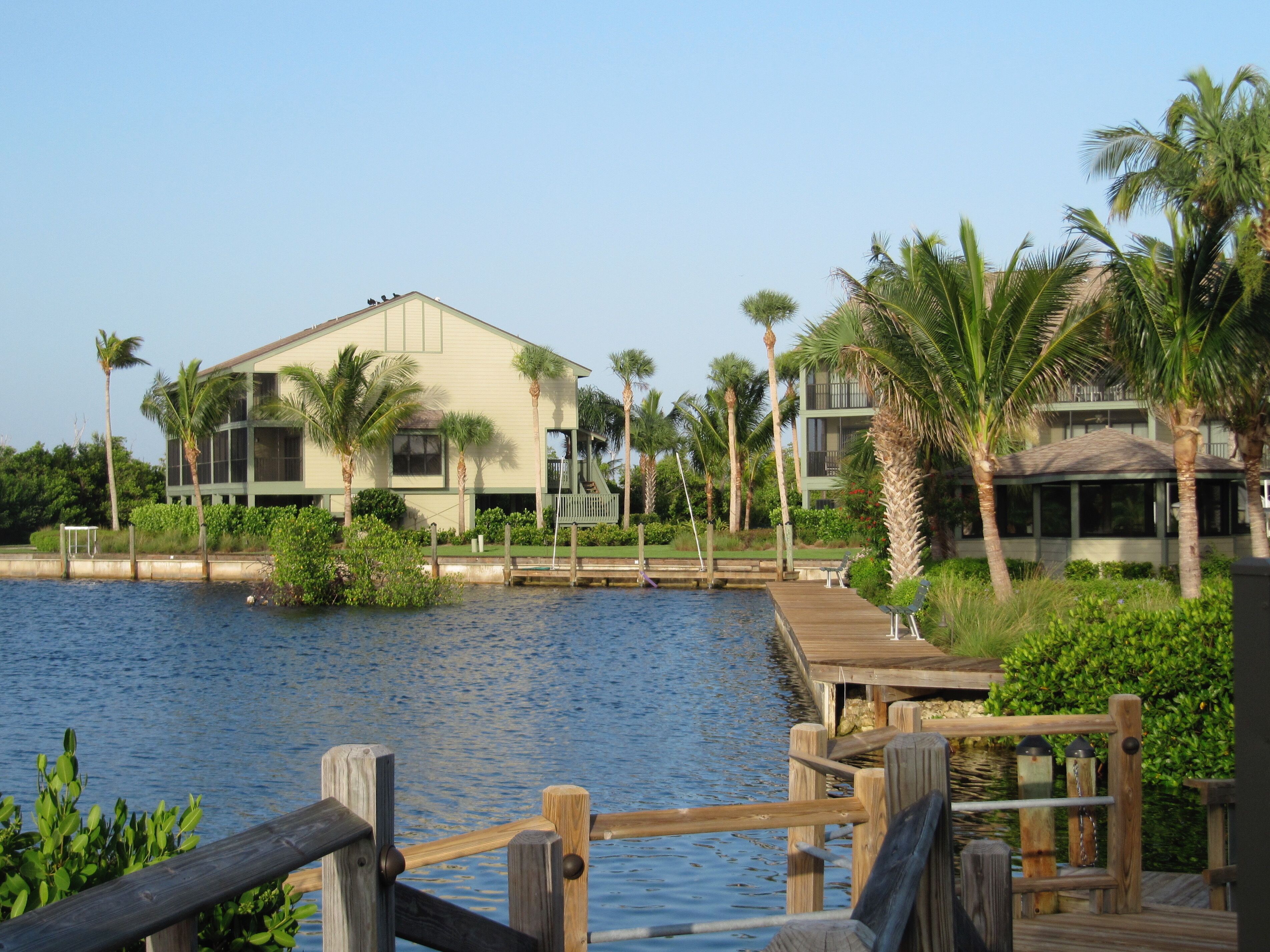 Walking, biking, boating, local dining and friendly people on Pine Island!