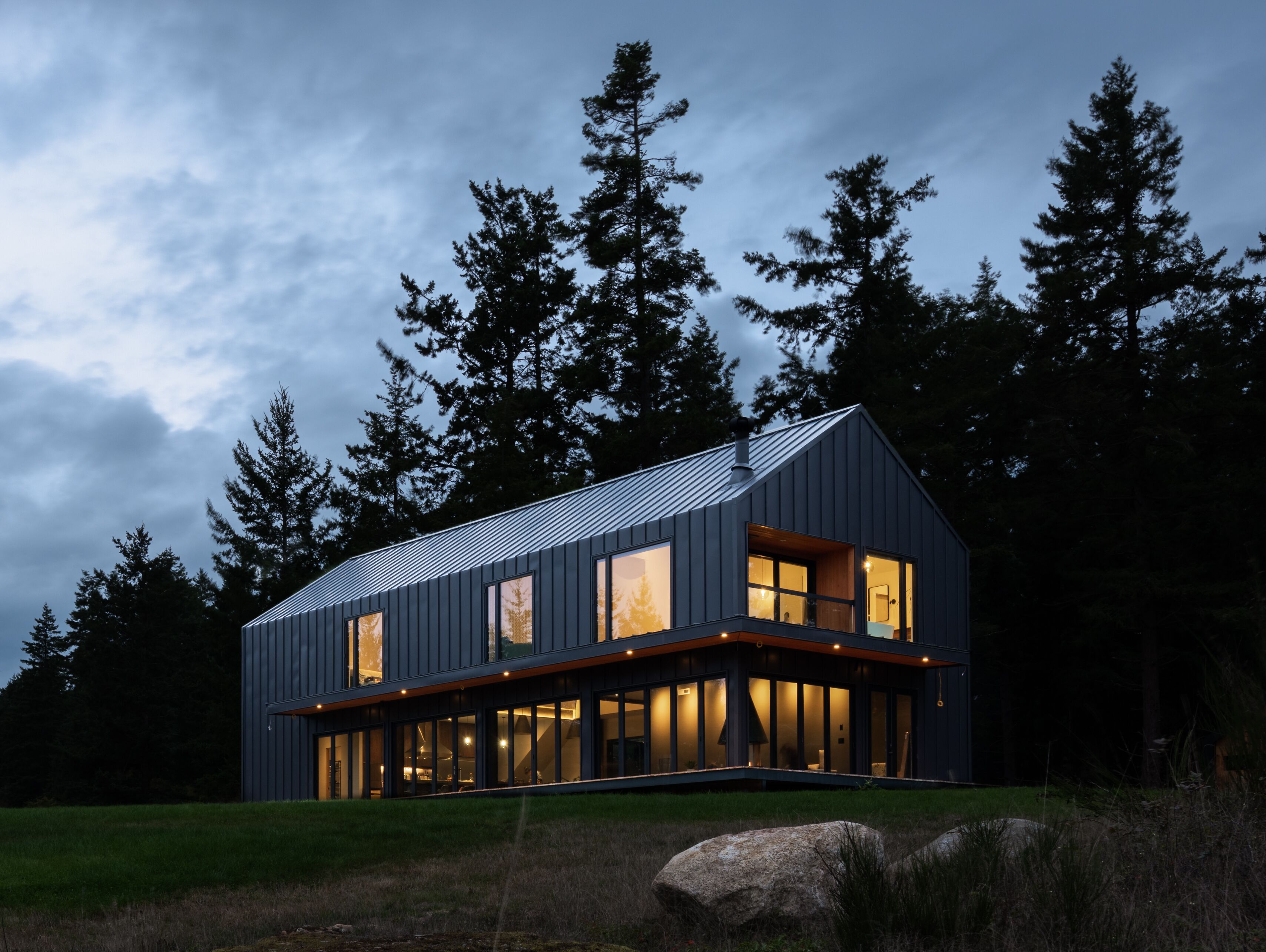 Breathtaking modern boutique hotel with hot tubs & ocean views