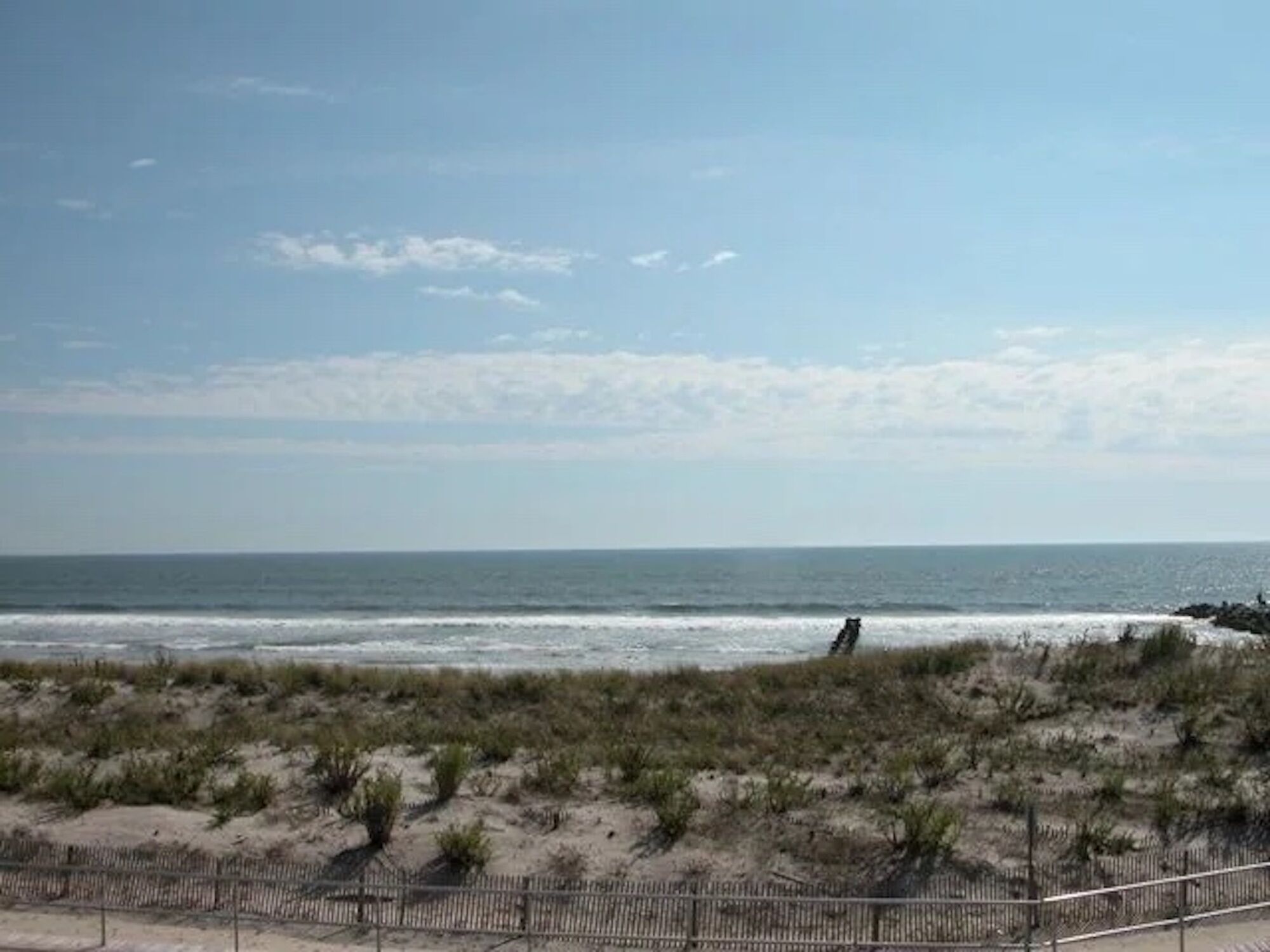 Beach Front Townhouse Sleeps 9 - 2 Decks - 2-3 Parking Spots
