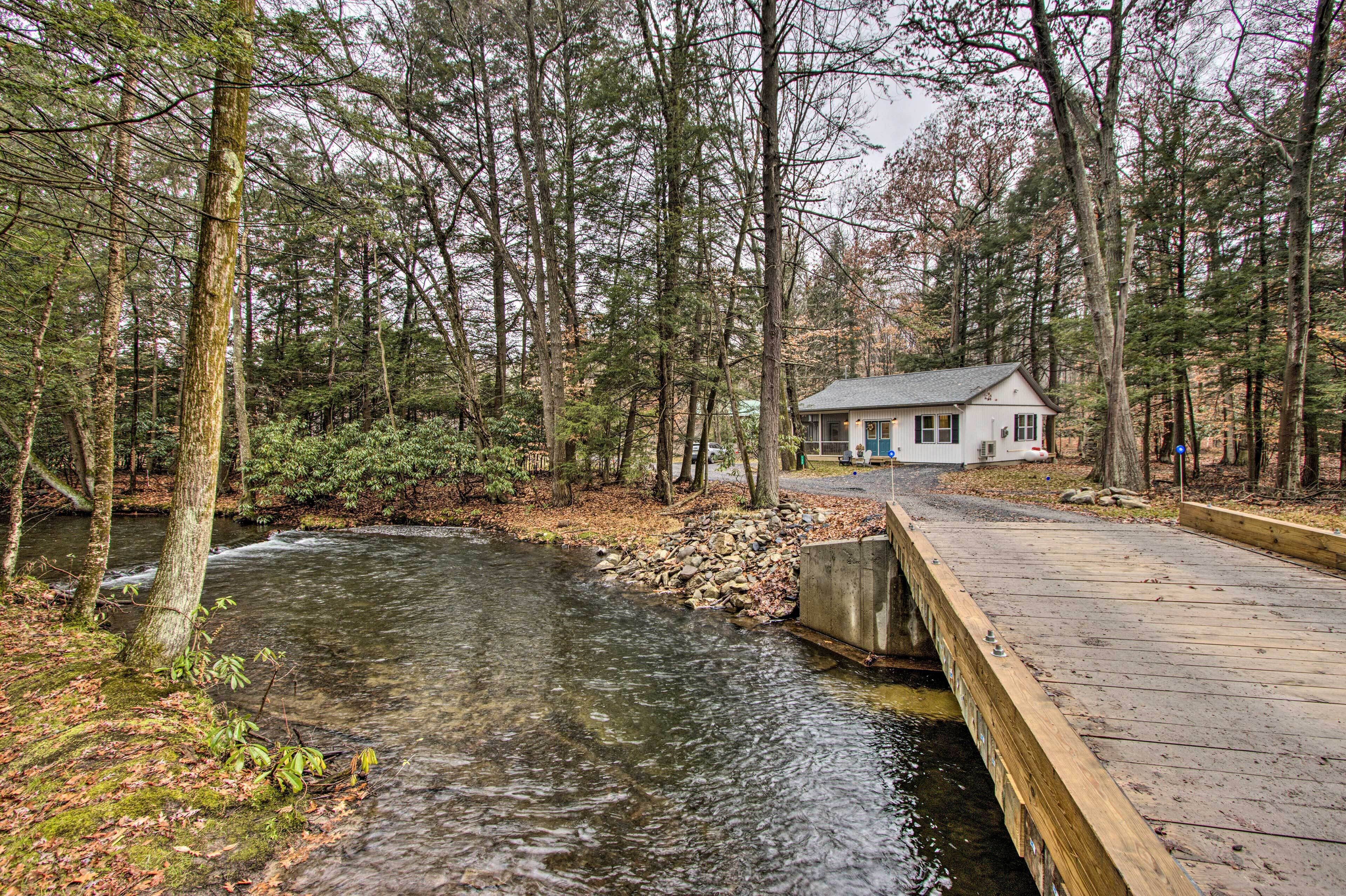Creekside 'Lincoln Lodge' in the Pocono Mtns!
