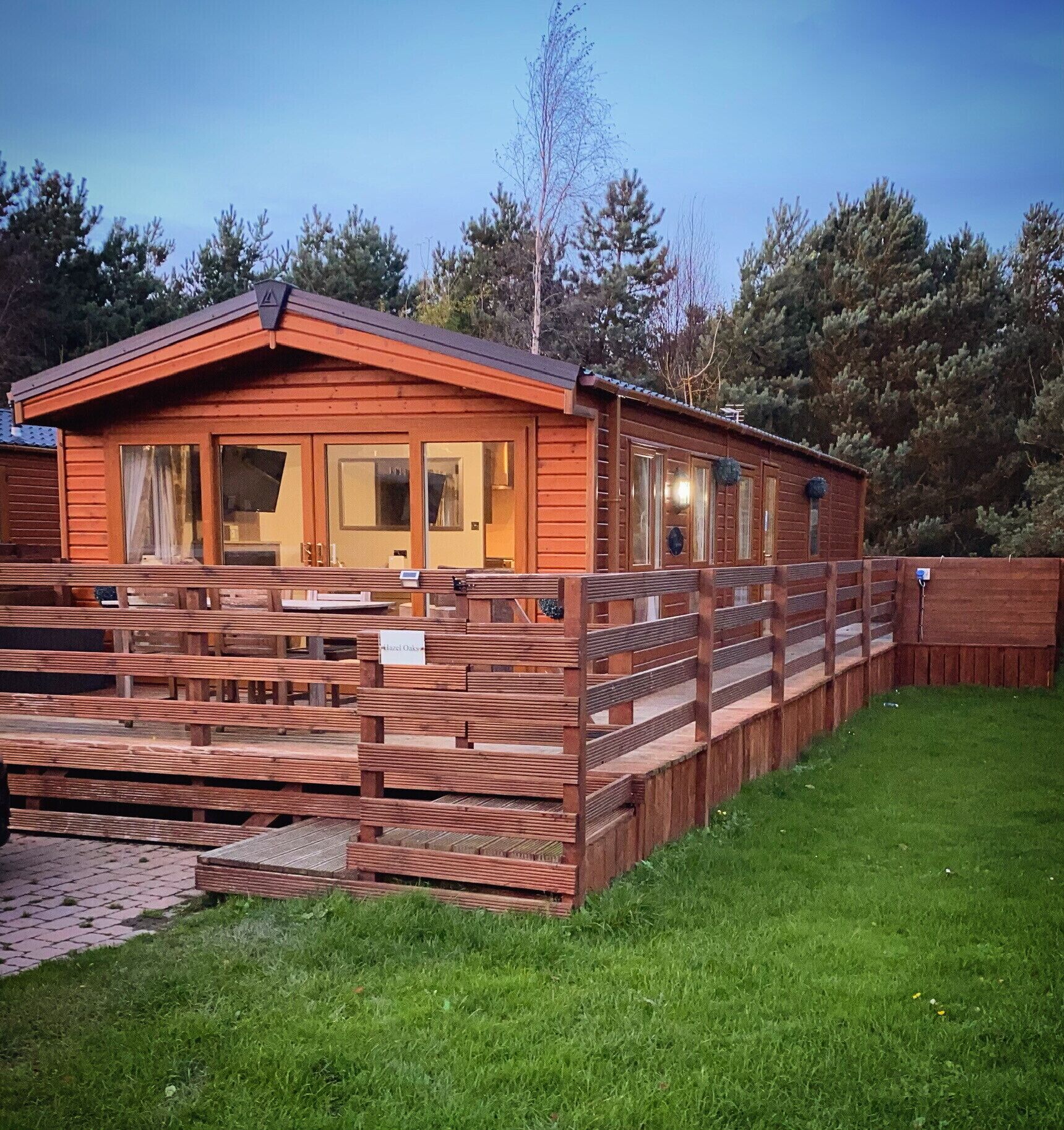 Hazel Oaks - Two Bedroom Lodge - Hot Tub!