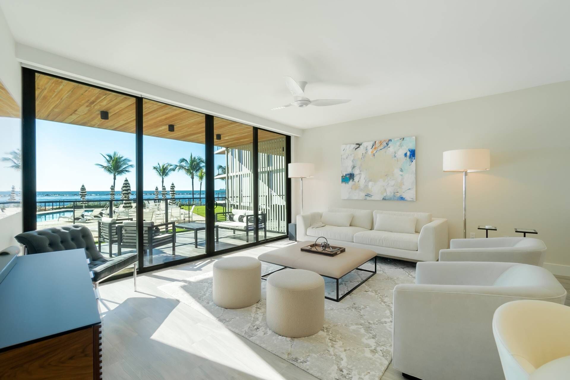 Luxurious Condo/Pool/Walk to Beach/#locationenvy