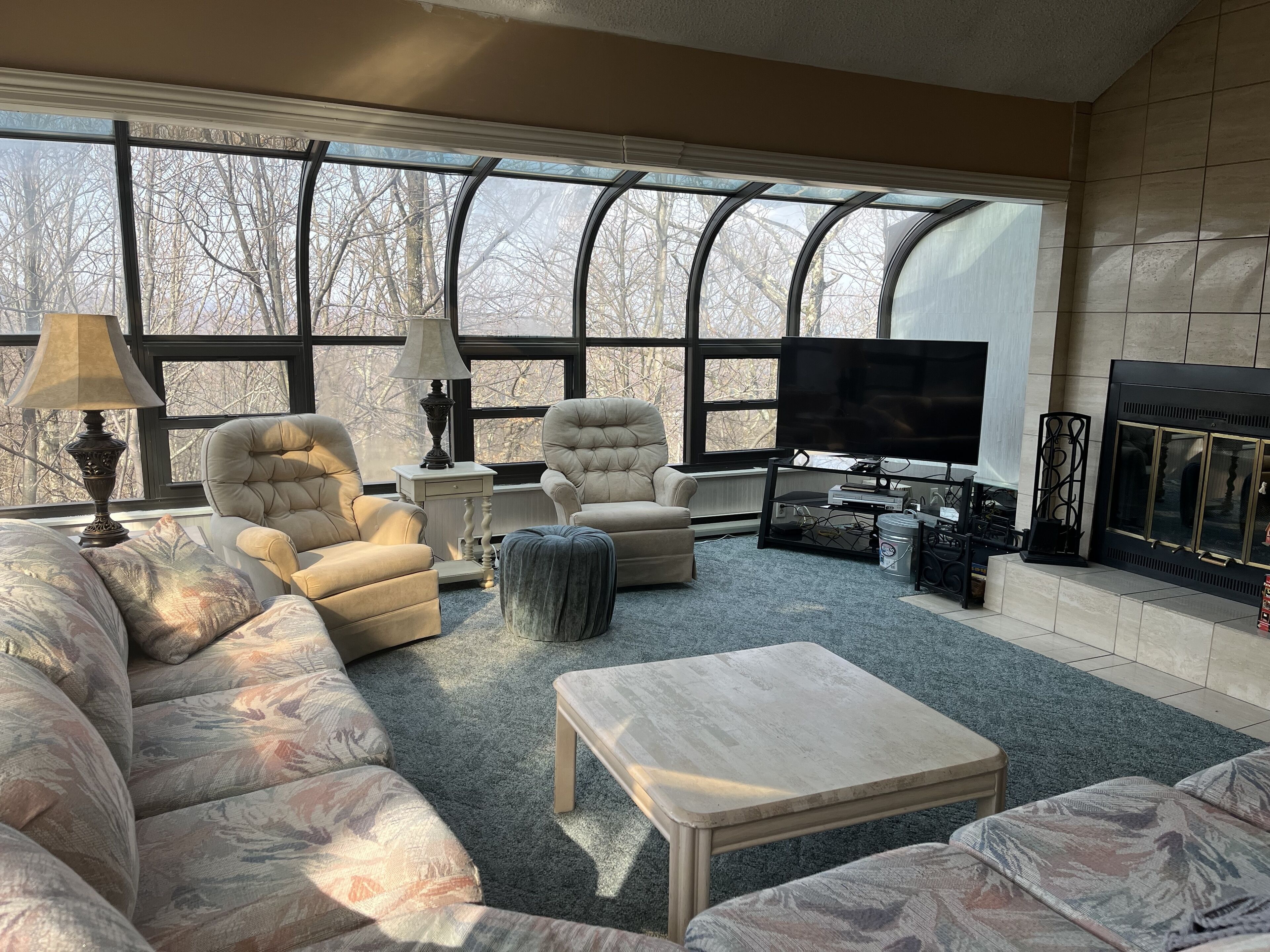 Village at Camelback ski in/out a few units from the slopes!!  Beautiful views!