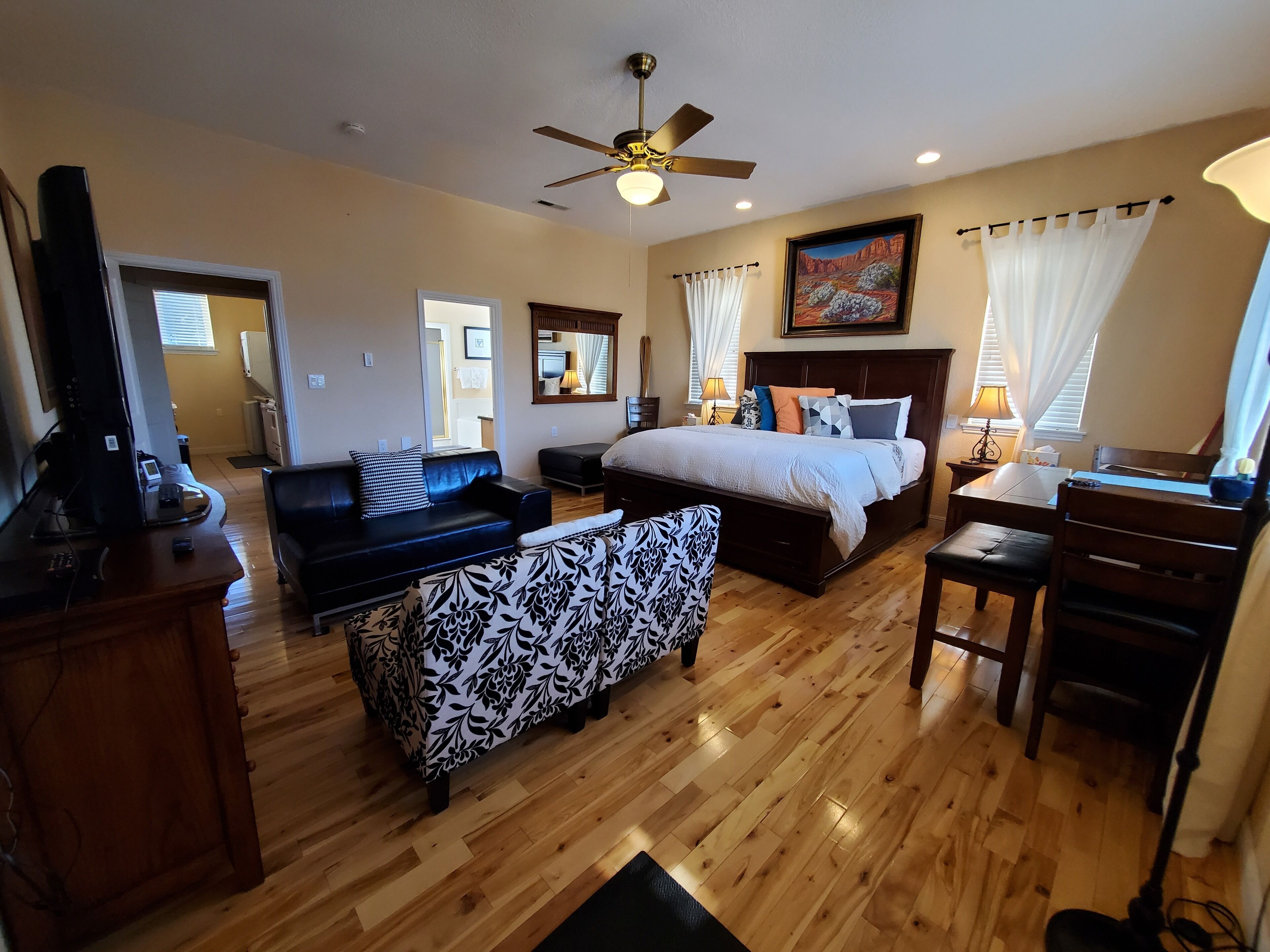 GORGEOUS COUNTRY HOME APARTMENT NEAR ZION!