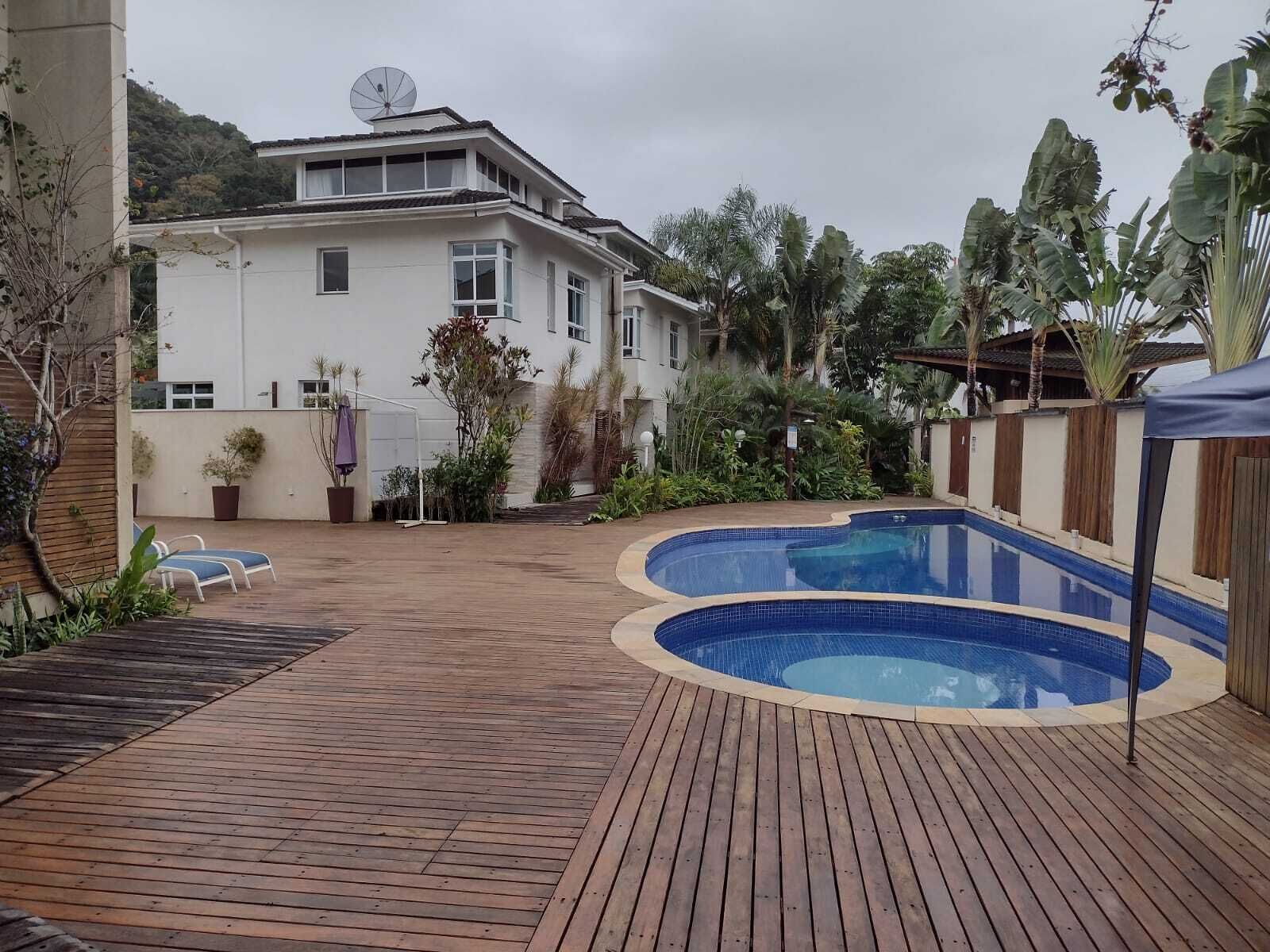 House in condominium 400 meters from the beach