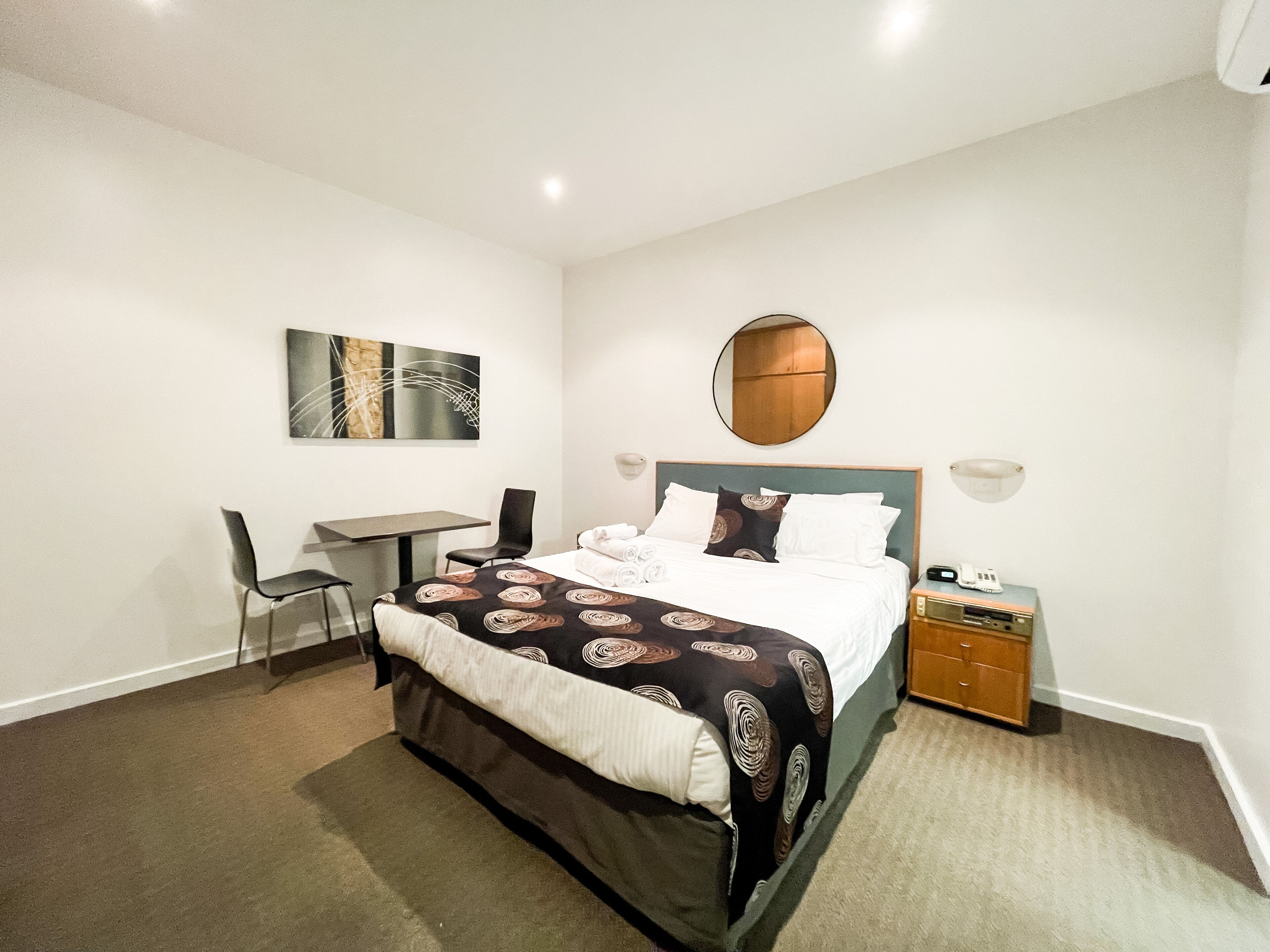 435 Ex hotel room suite in the city