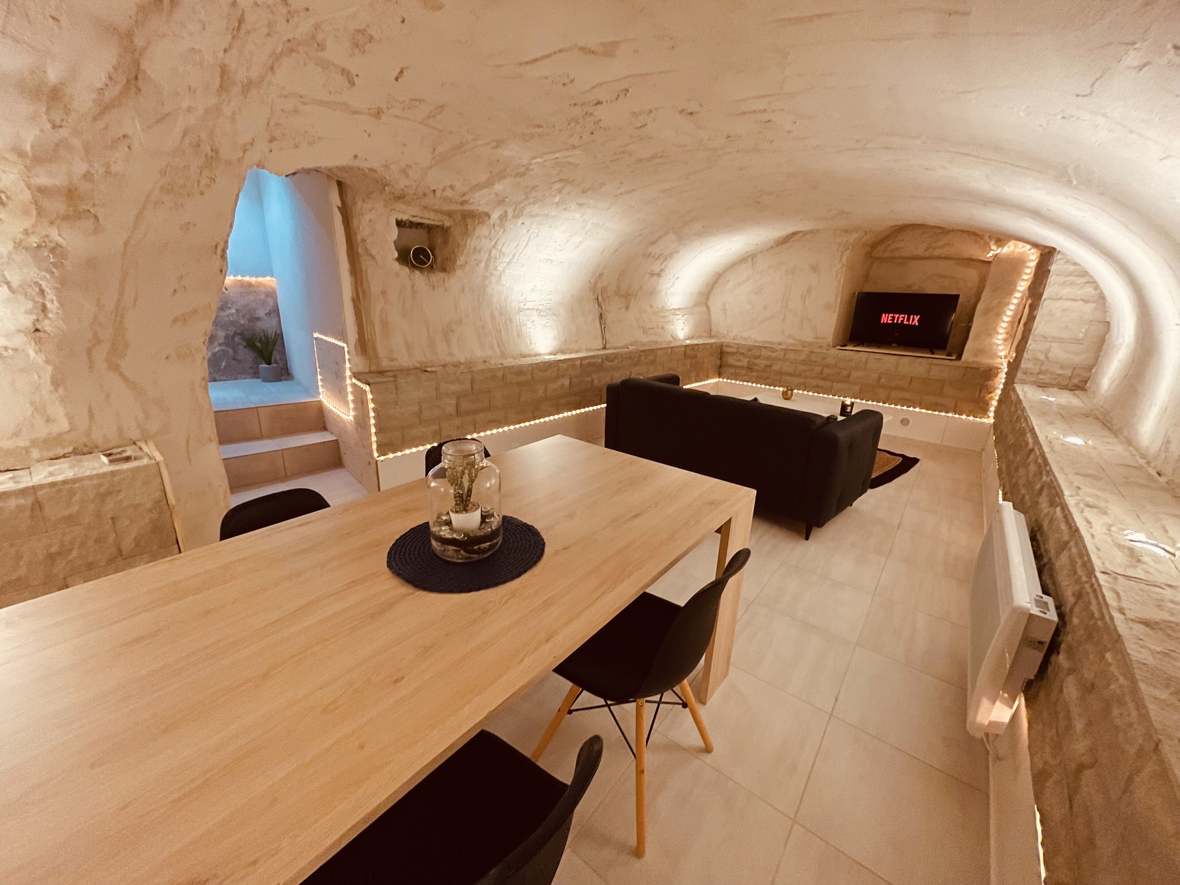 La Cave aux Lumières ✨ Live the Roannaise Coast ❤️