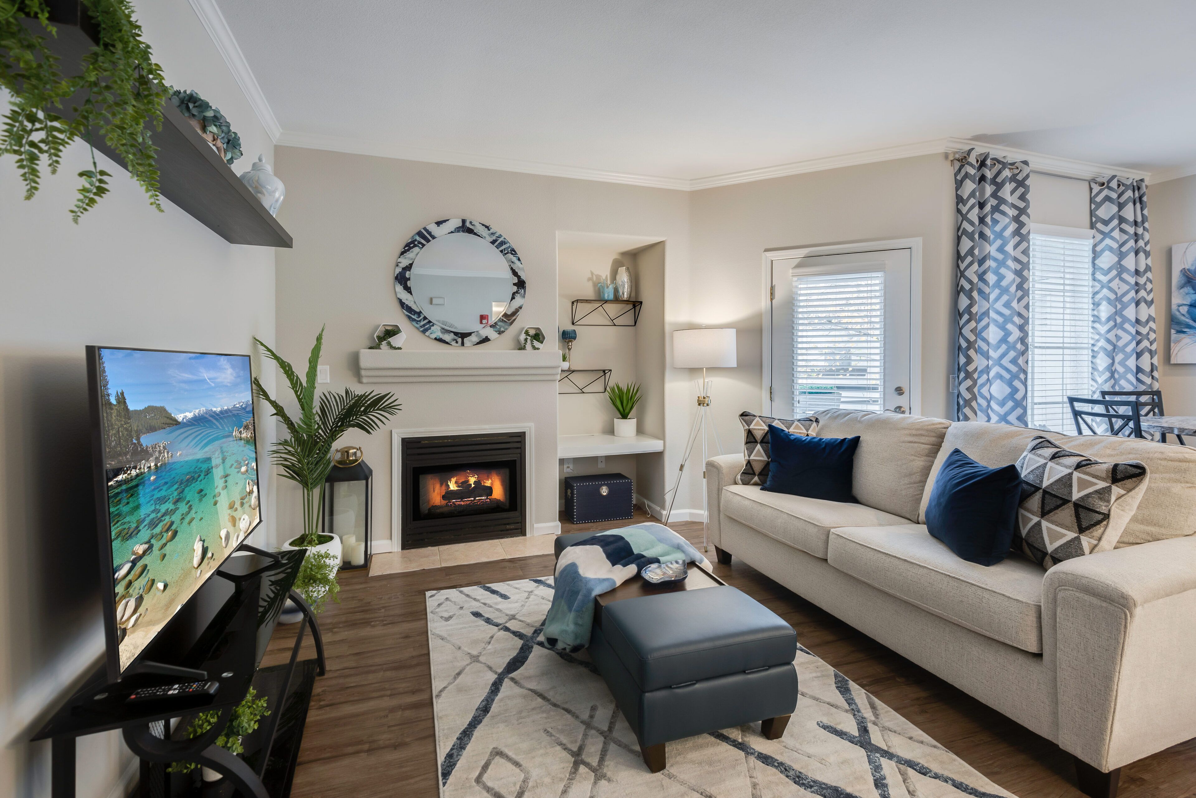 Upscale 2/2 Home in Roseville With Private Garage