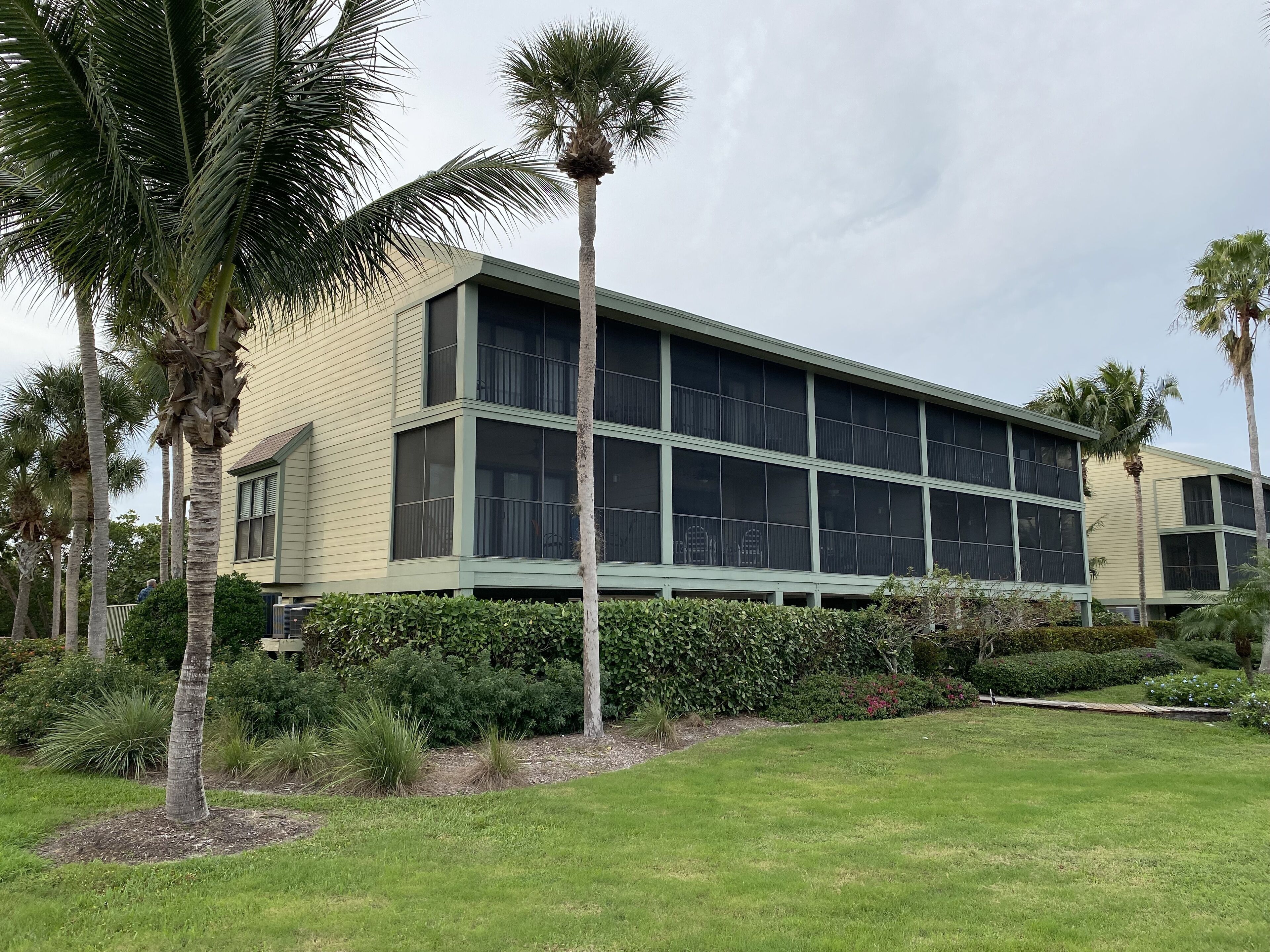 Waterfront condo located in the waterfront paradise of Bokeelia