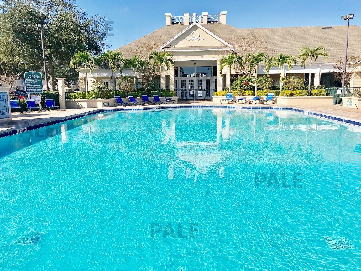 BEAUTIFUL FAMILY-SIZED TOWNHOME  IN A VACATION RESORT NEAR DISNEY/ORLANDO