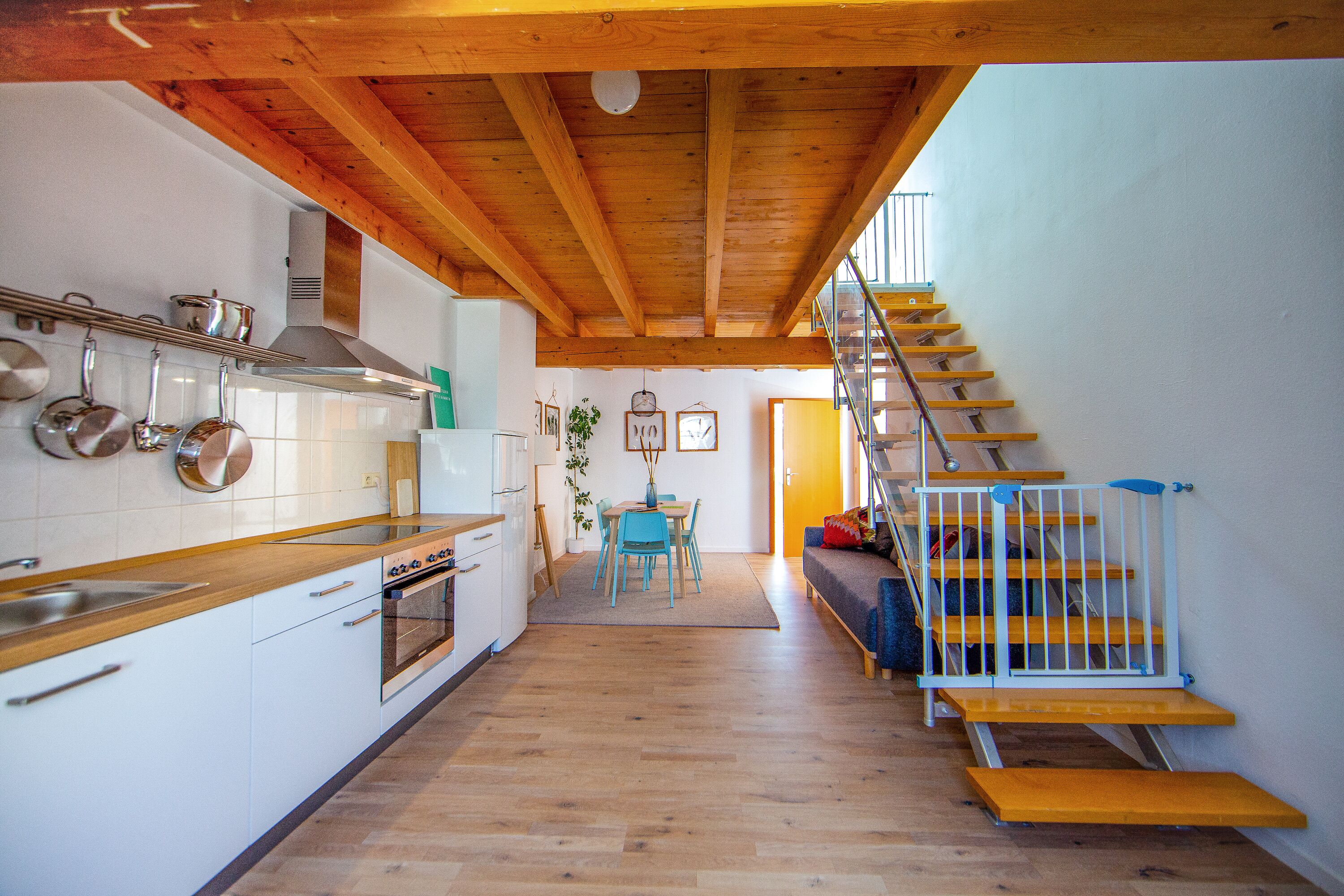 ★ Modern family friendly 3R maisonette apartment ★