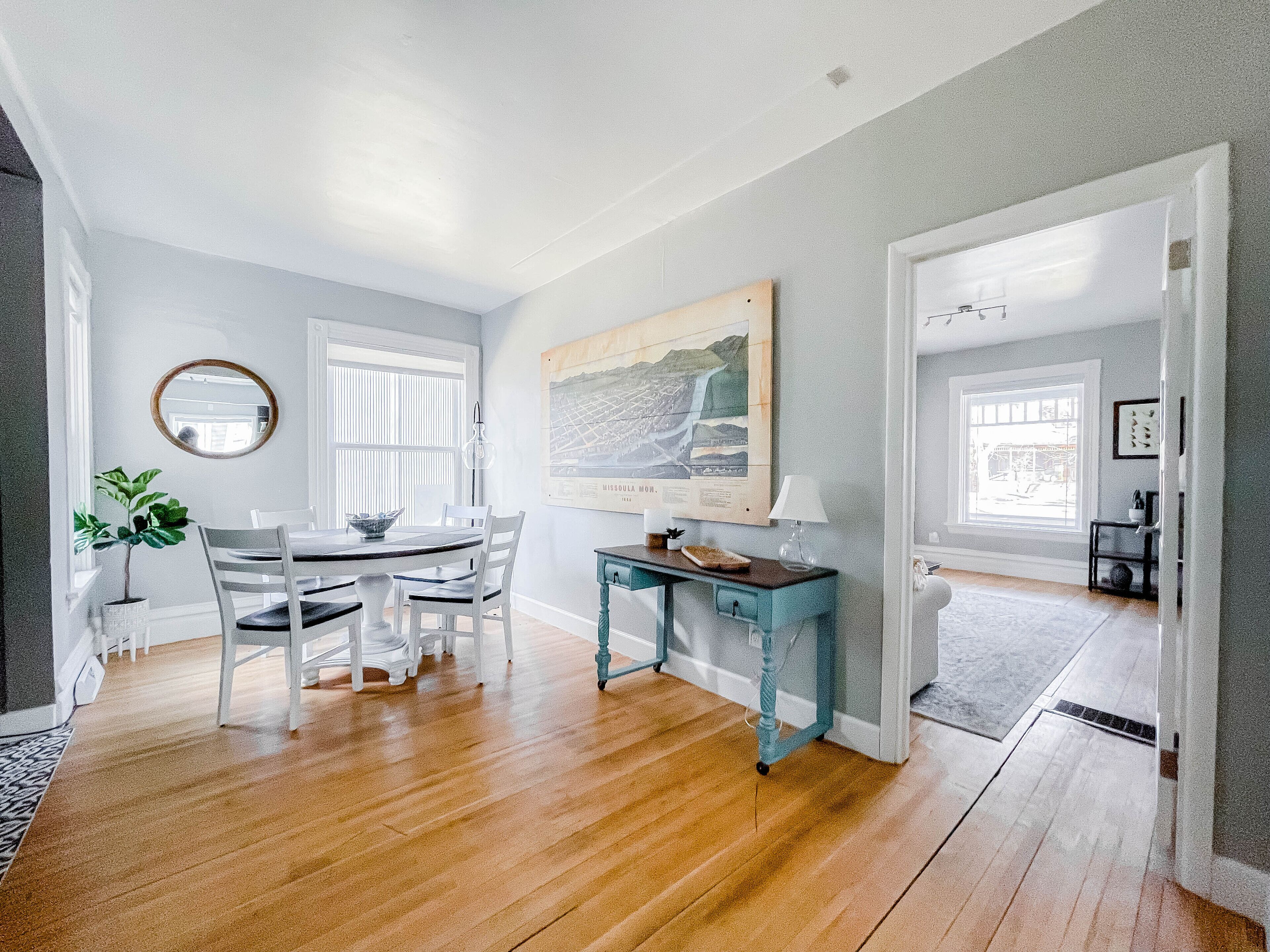 University apartment, blocks from vibrant DT MSO & campus!