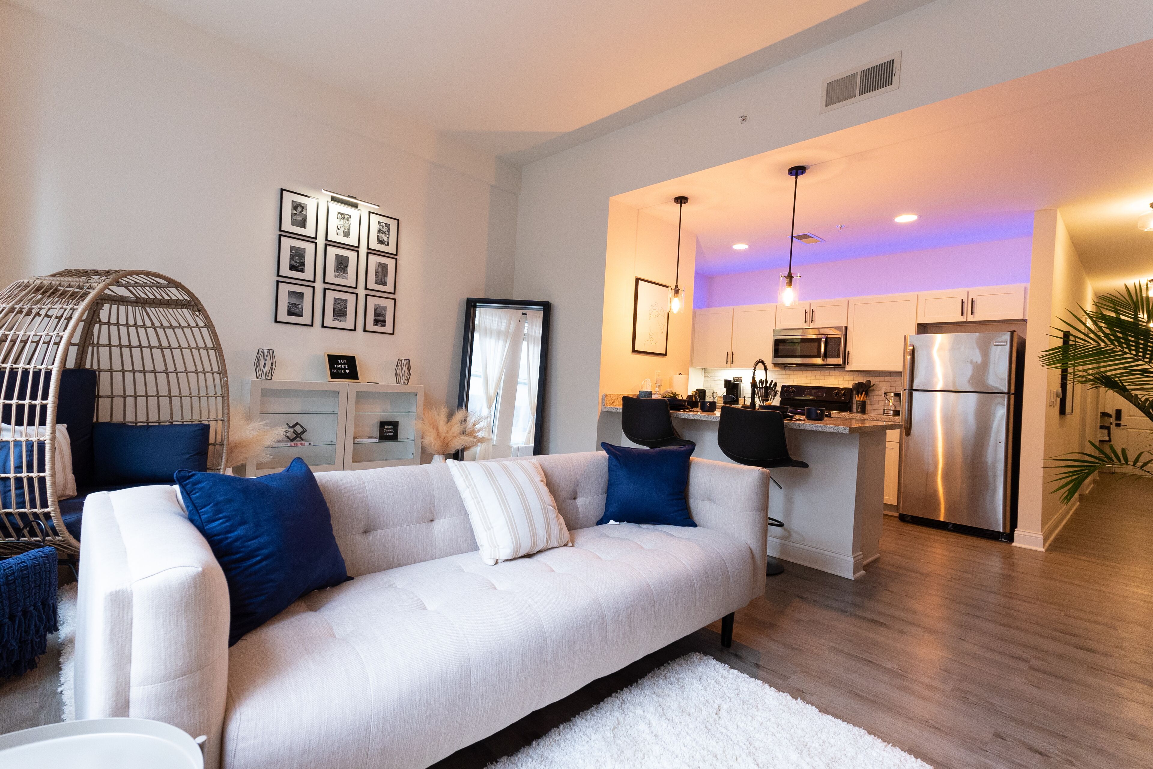 Luxury Modern City Center Apartment in Heart of Downtown