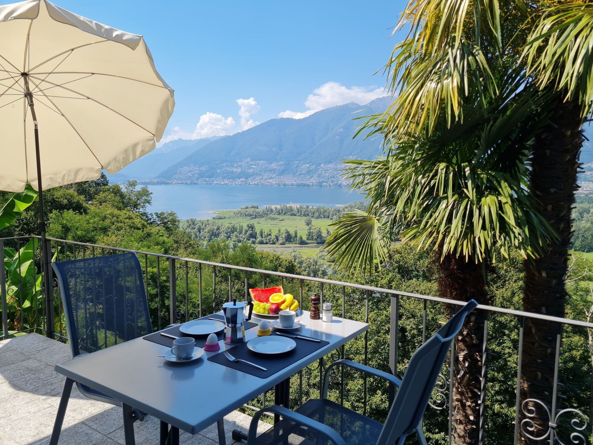 Nice apartment for 2 guests with WIFI, TV, patio, panoramic view and parking