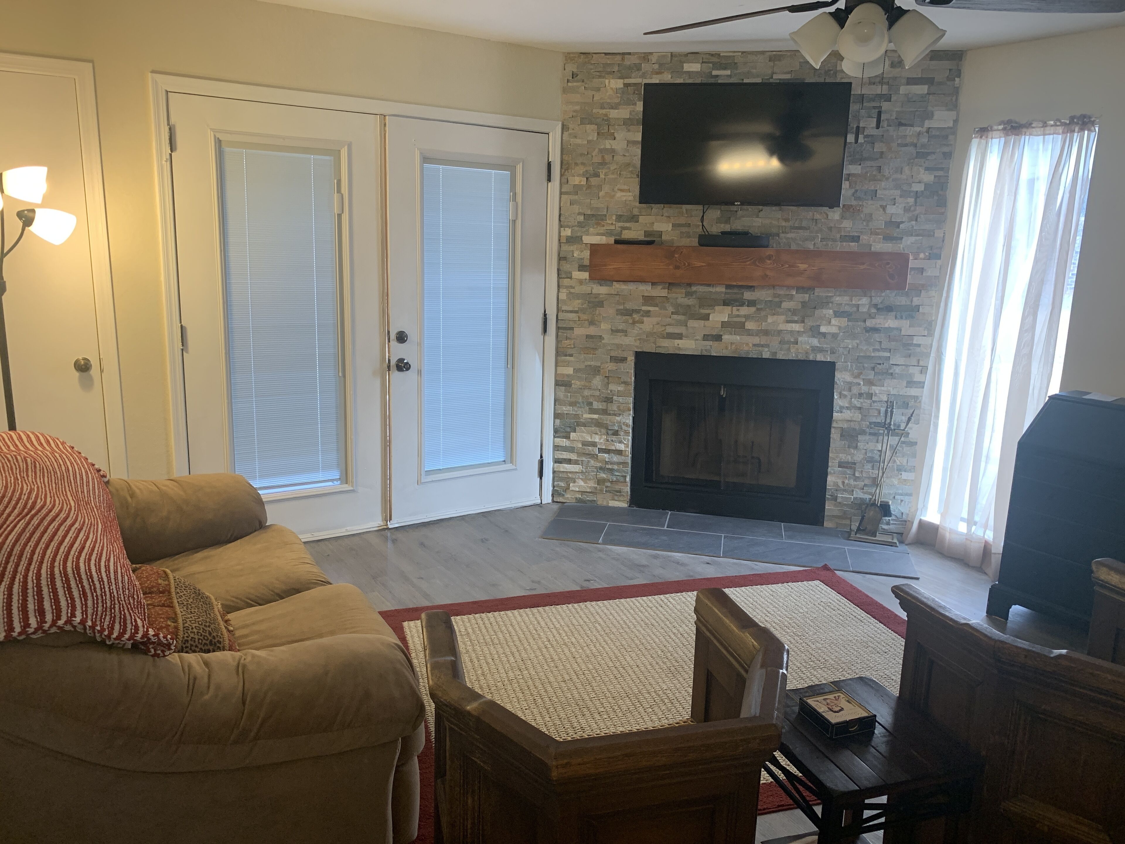 Entire condo. Cozy 1BR/BA unit in a gated complex in NW OKC by Kilpatrick Trnpk