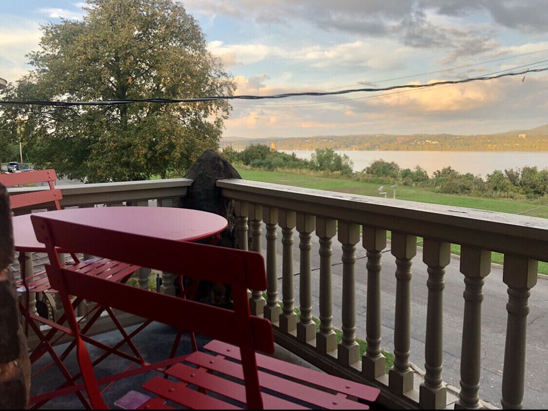 Hudson River Retreat