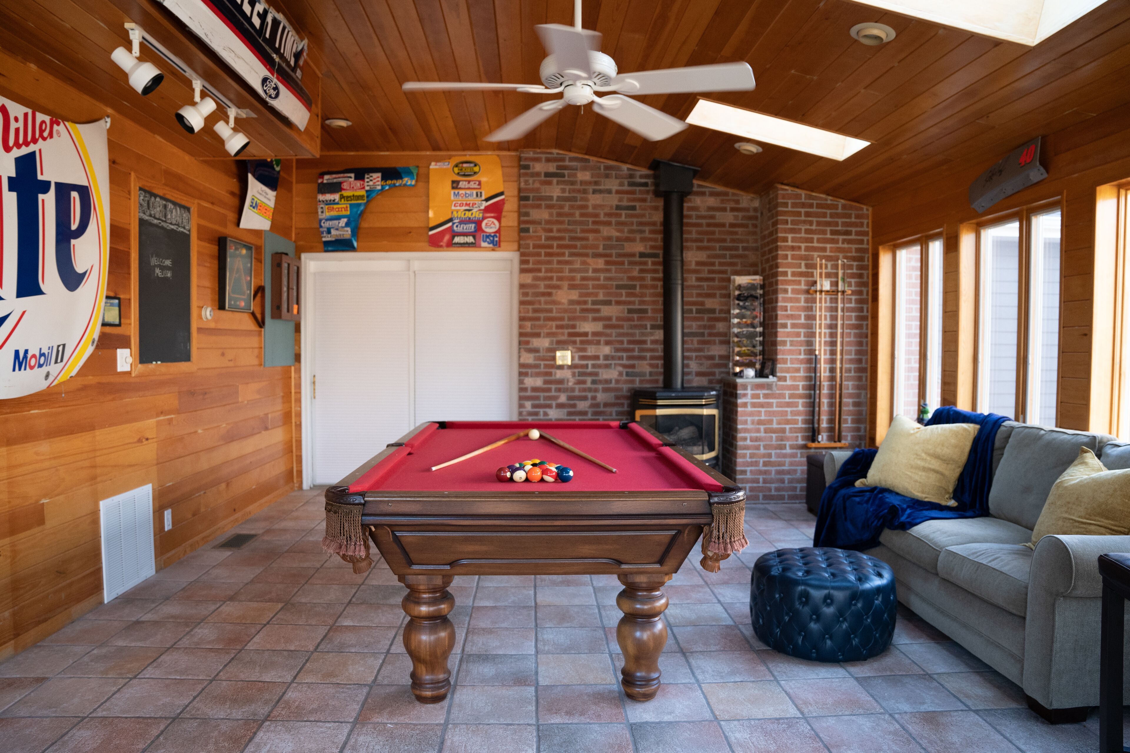 Comfortable guest suite w/ fire pit on gorgeous property -Pet Friendly!