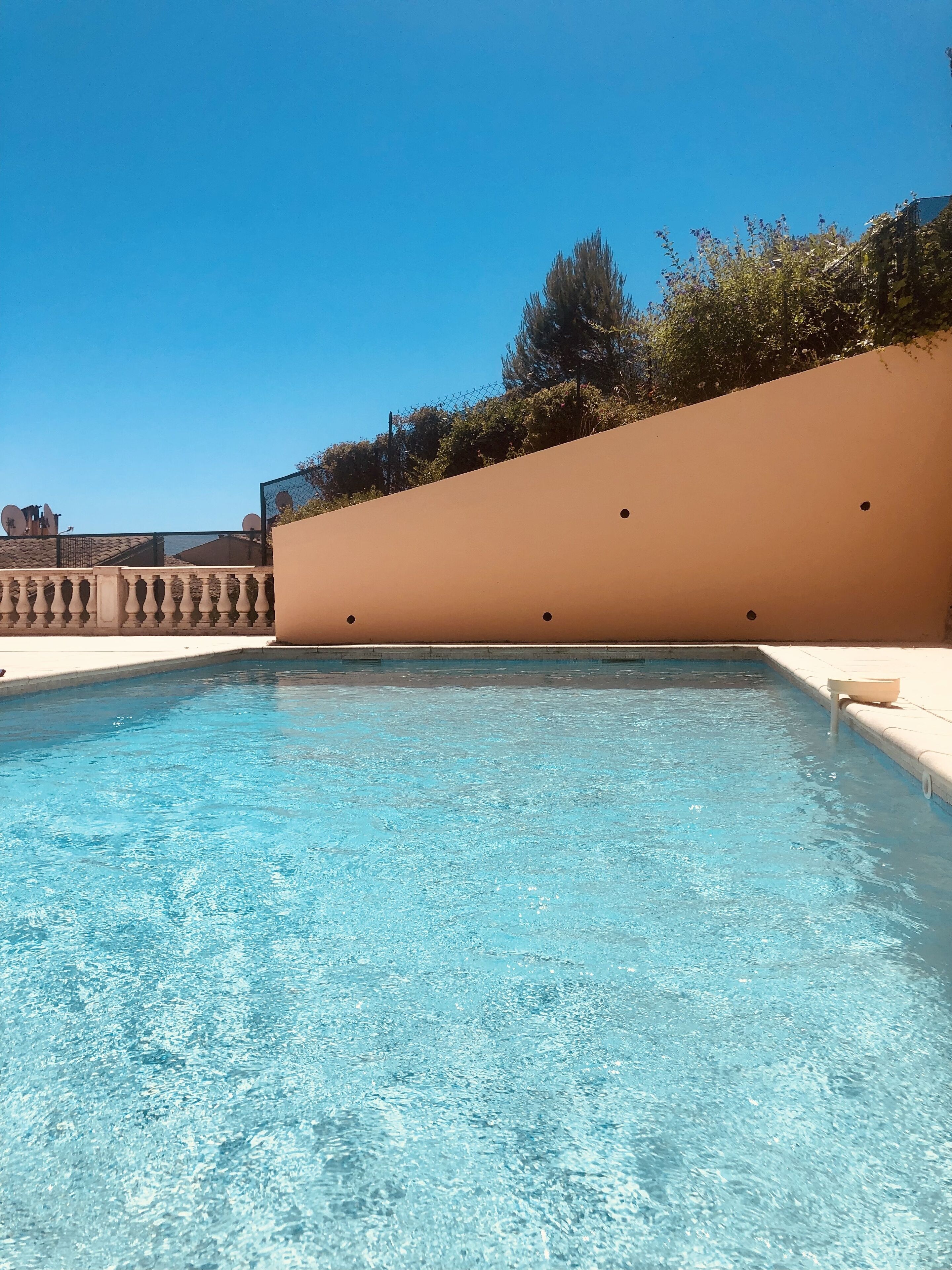 My terrace & pool apartment 5 minutes from the center of Menton