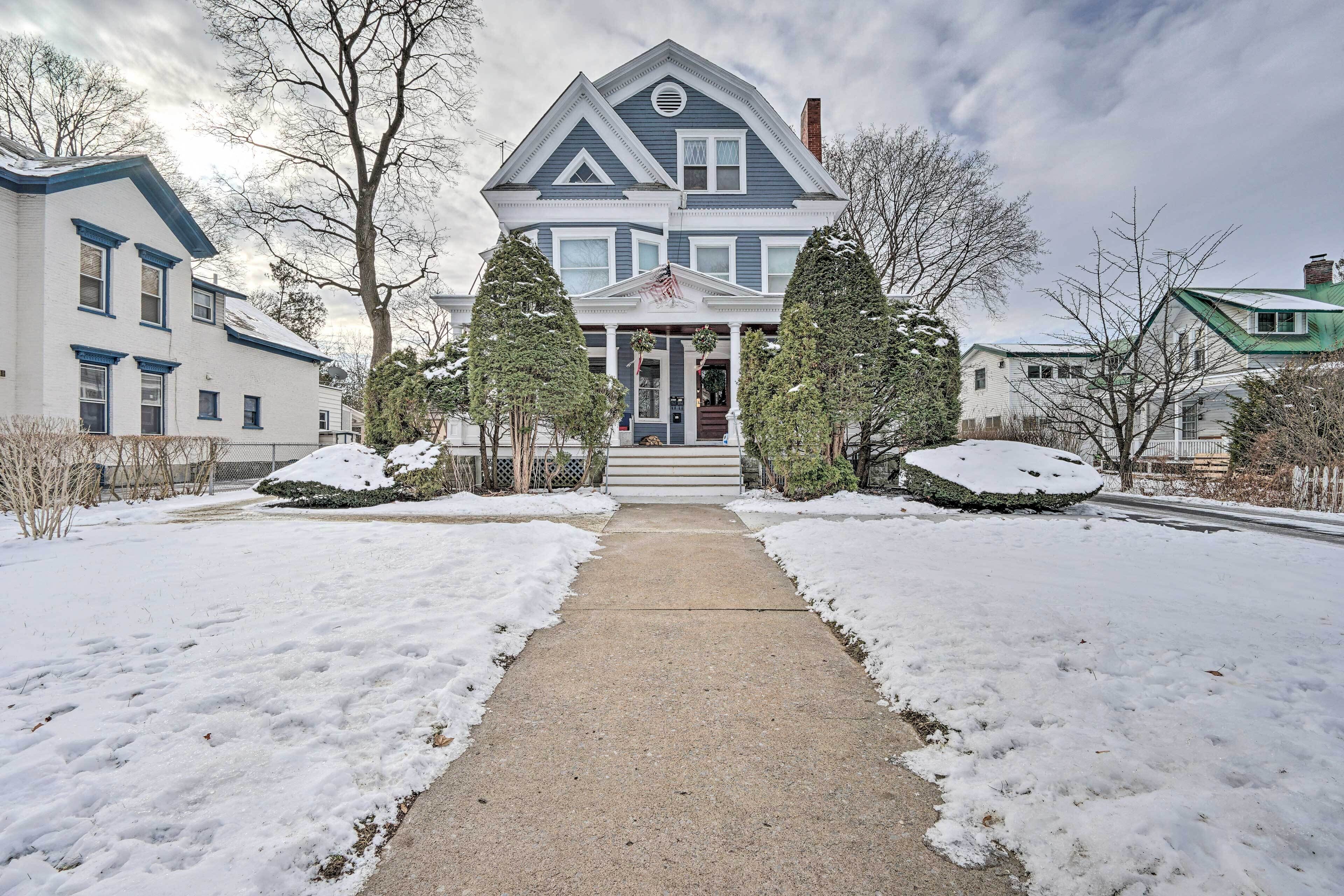 Downtown Glens Falls Apt: 9 Mi to Lake George