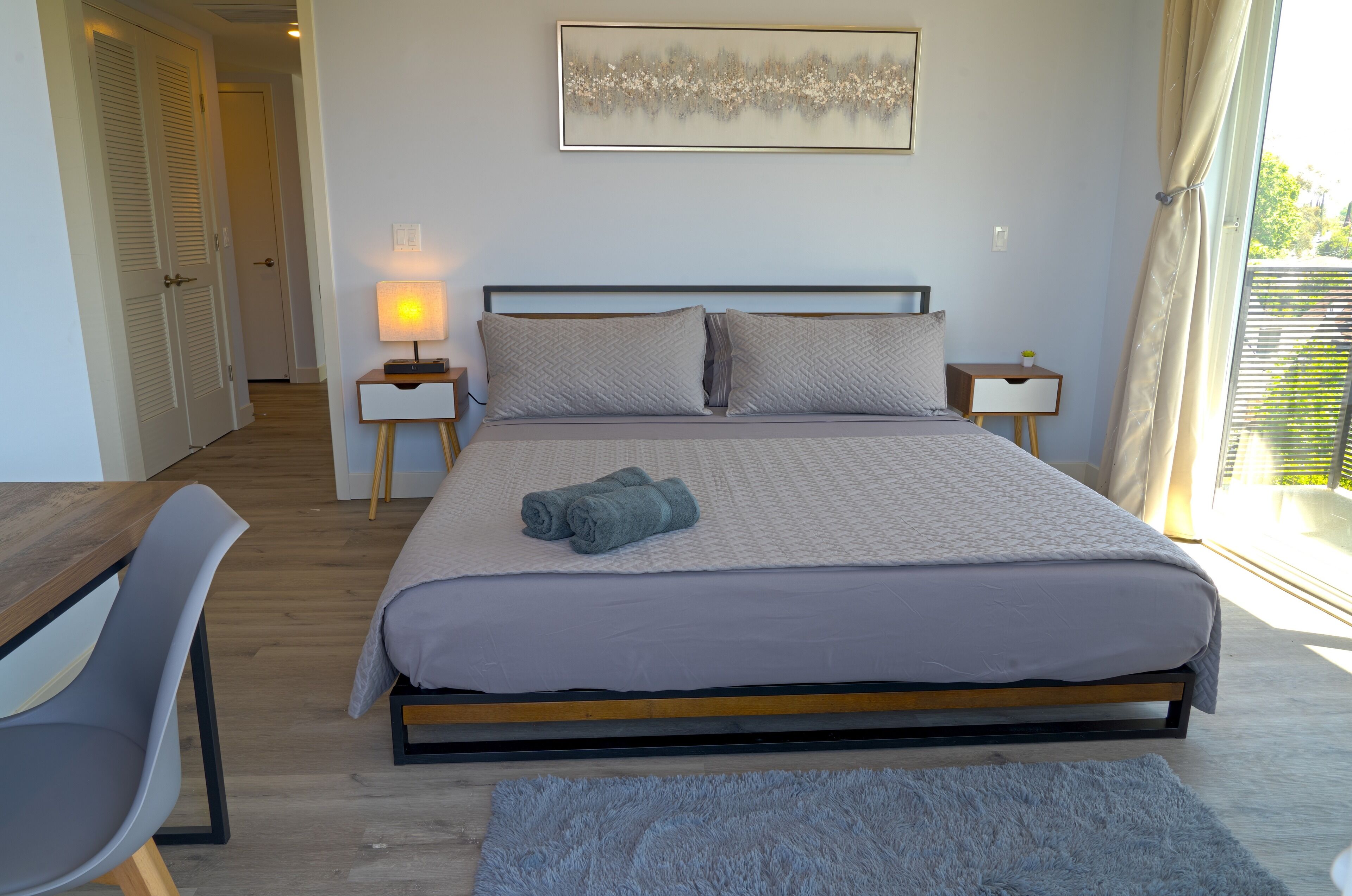 Brand New Luxury 2BD condo in Toluca Lake