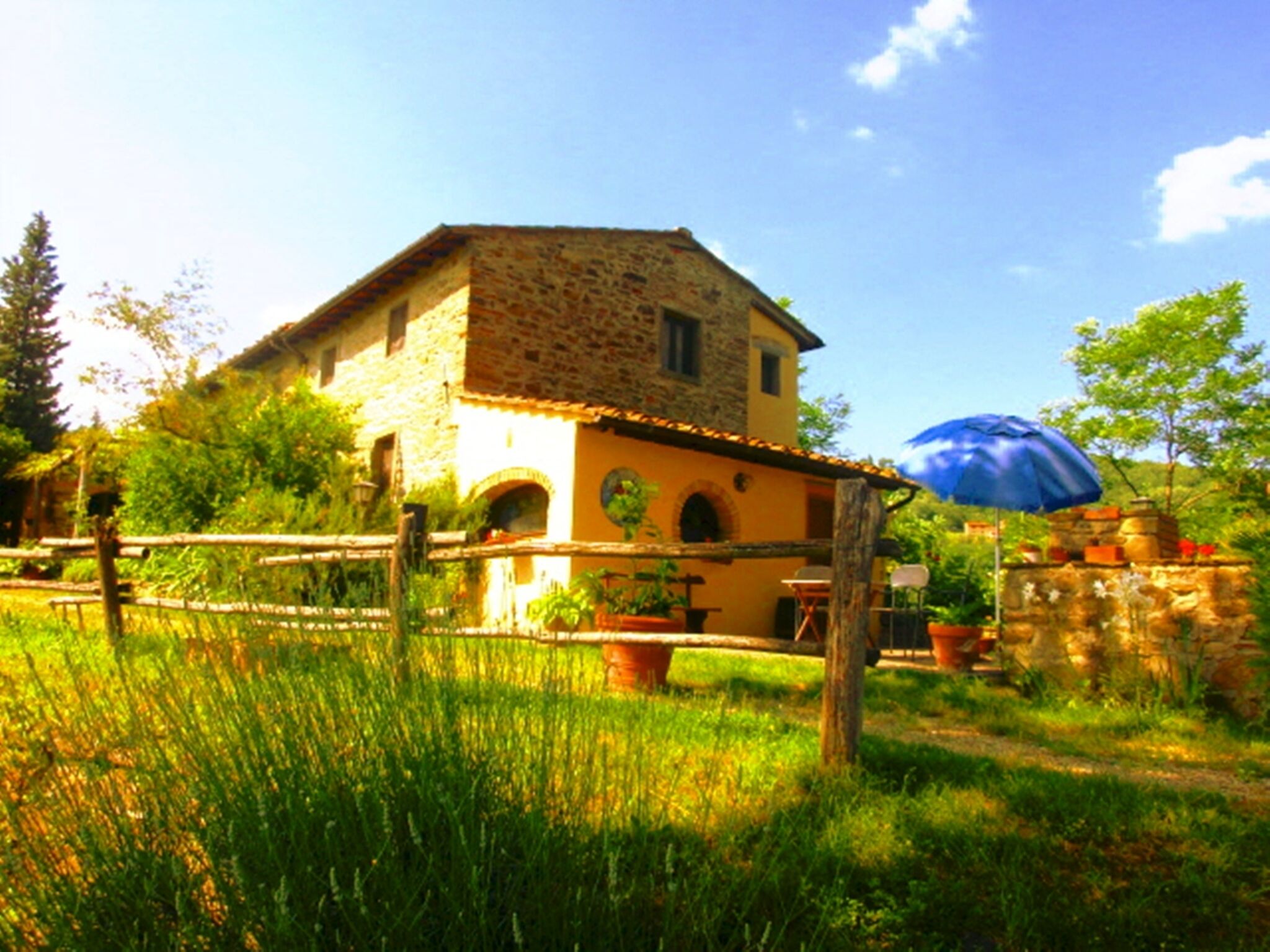 Apartment in Tuscany with swimming pool