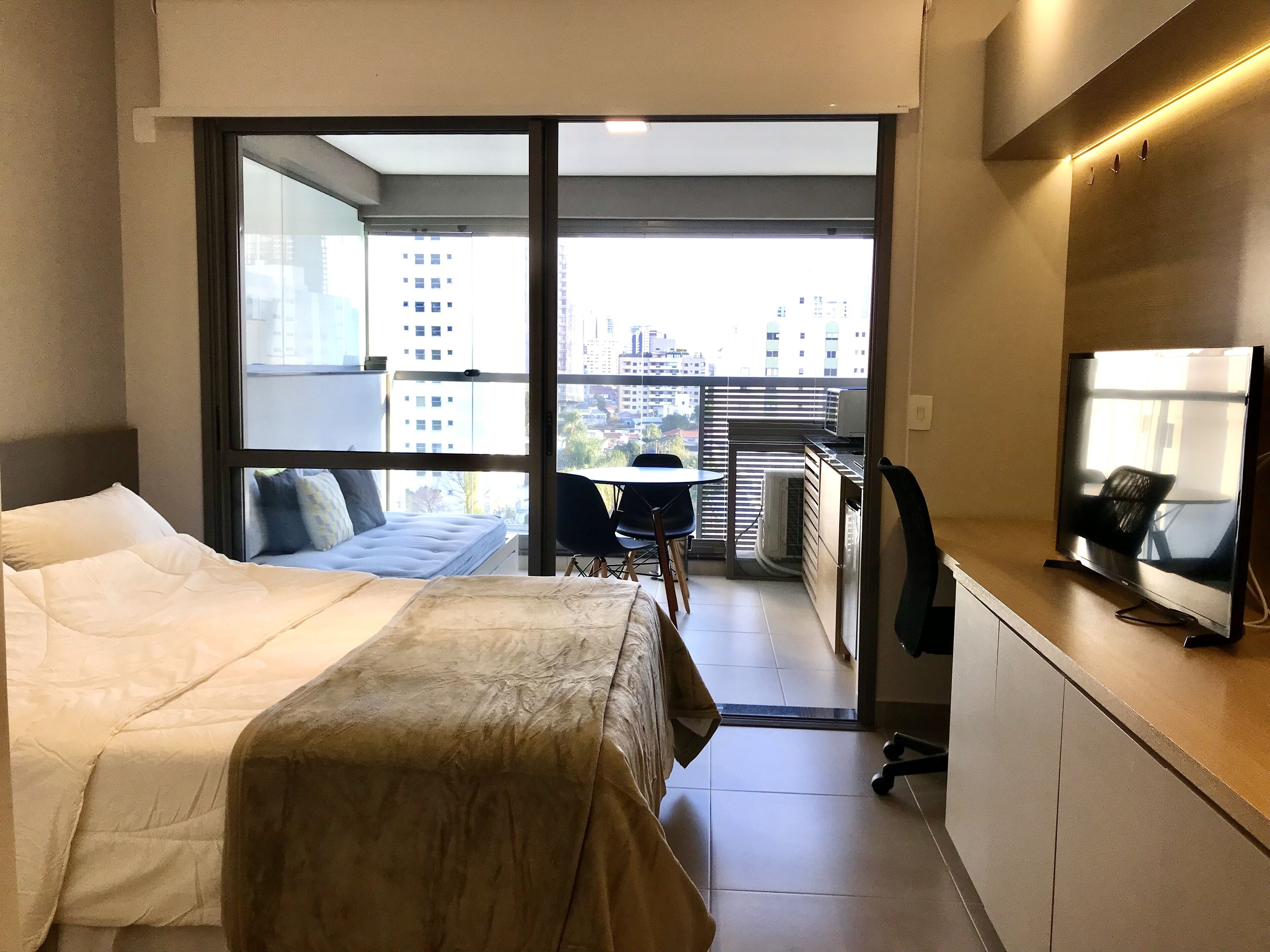 NEW STUDIO BROOKLIN WI-FI 250 MB, NEXT. SUBWAY, SHOPPING, BERRINI, WITH GARAGE