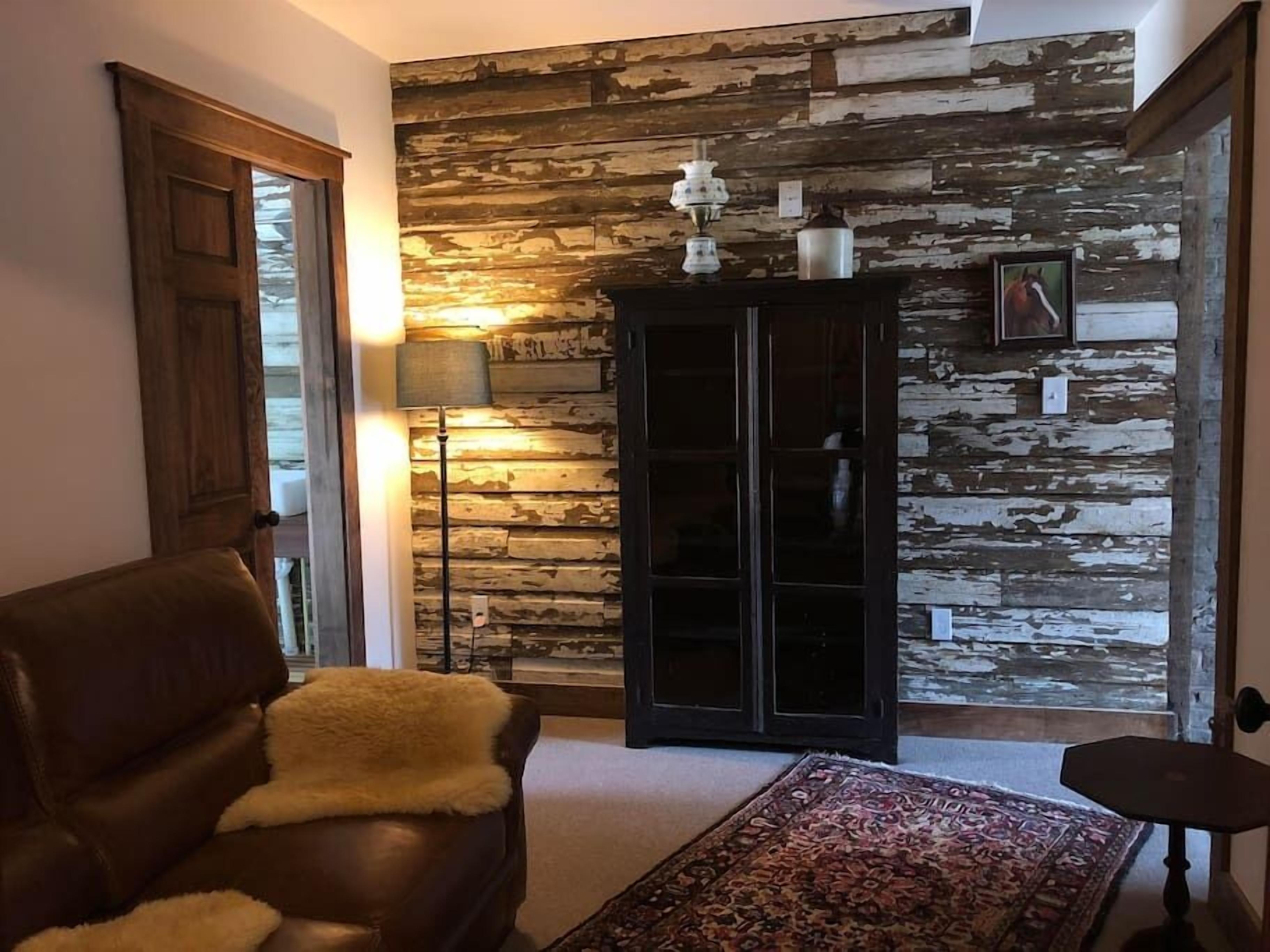 Light Horse Inn: Suite 7