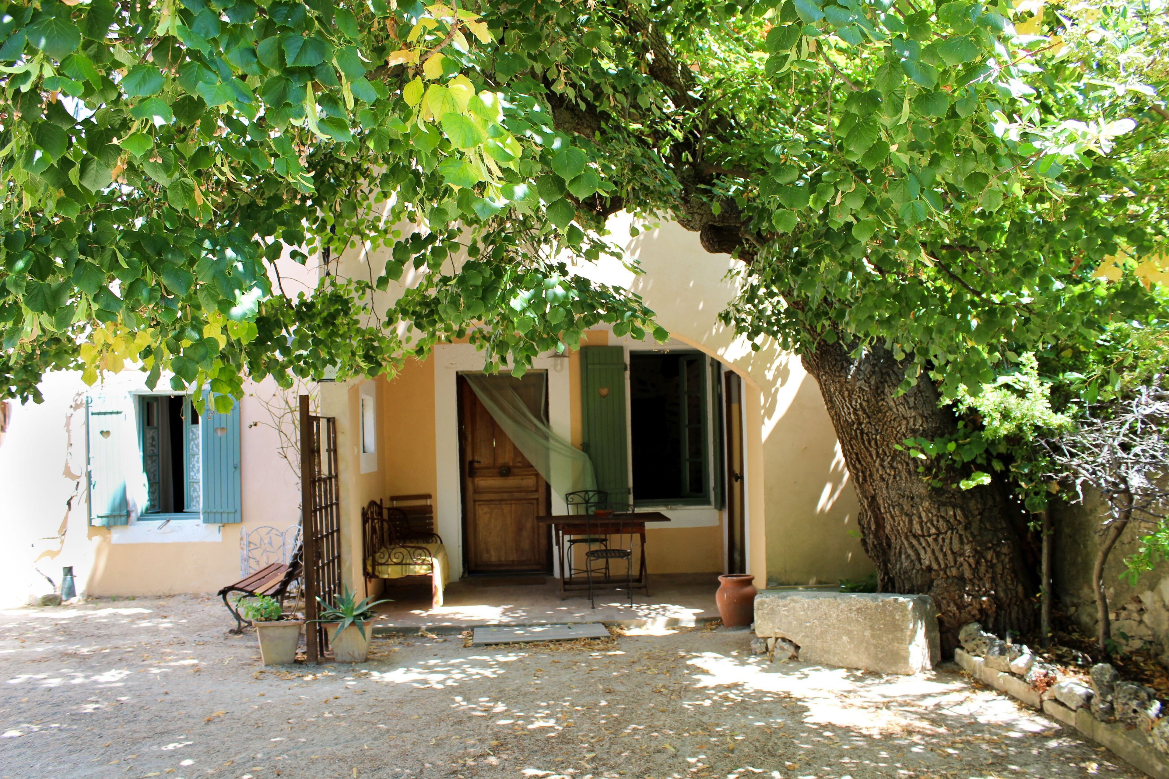 Charming Apartments in the Mas de Soleil (Gîte "Tradition")