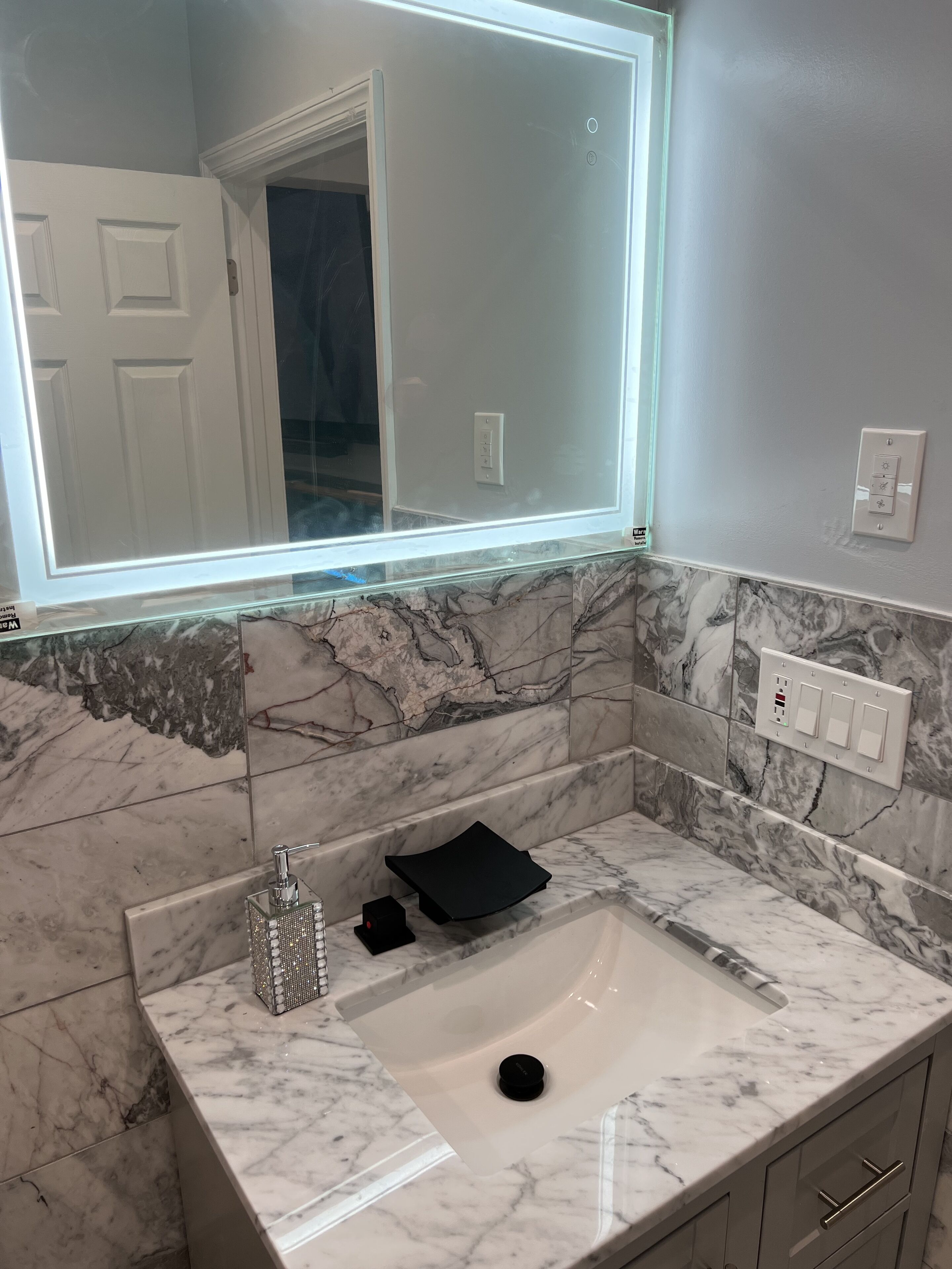 Luxuriously furnished 4 bedroom apartment